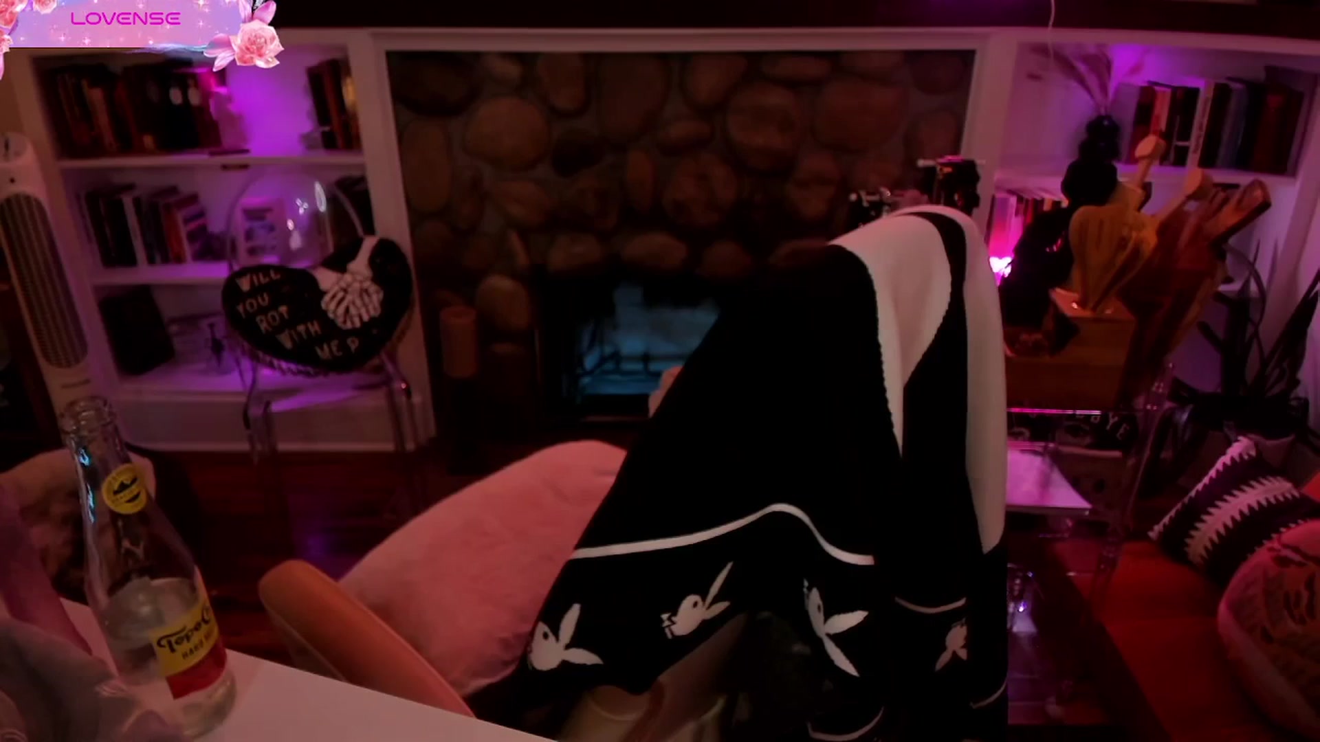 Gallery image thumbnail from LillieQ's myfreecams stream on, 08/19/2025, 10:02 image 19 of 20
