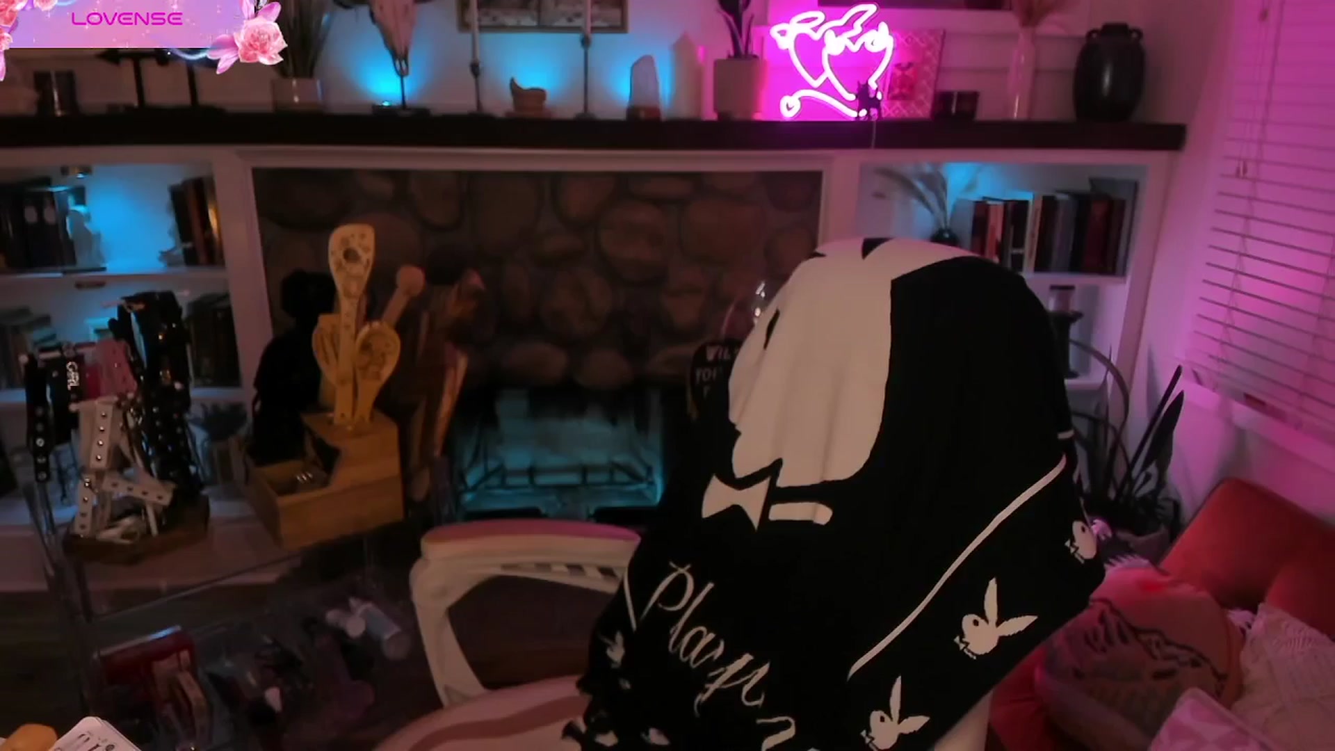 Gallery image thumbnail from LillieQ's myfreecams stream on, 08/20/2025, 03:28 image 19 of 20