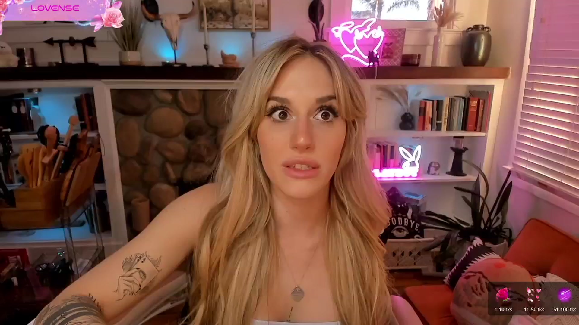 Gallery image thumbnail from LillieQ's myfreecams stream on, 08/20/2025, 03:28 image 9 of 20