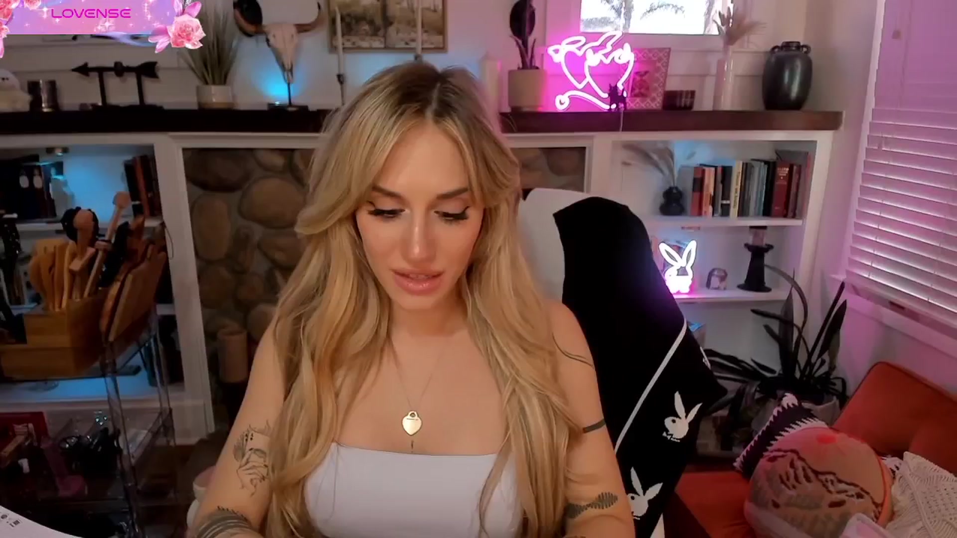 Gallery image thumbnail from LillieQ's myfreecams stream on, 08/20/2025, 03:28 image 6 of 20