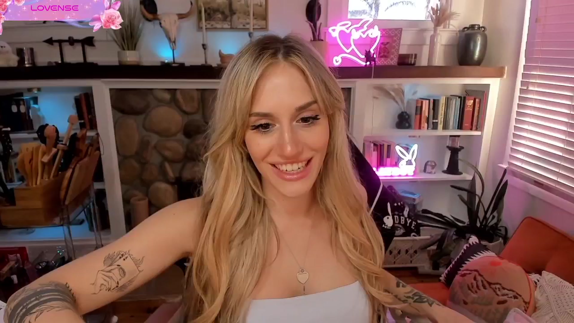 Gallery image thumbnail from LillieQ's myfreecams stream on, 08/20/2025, 03:28 image 4 of 20