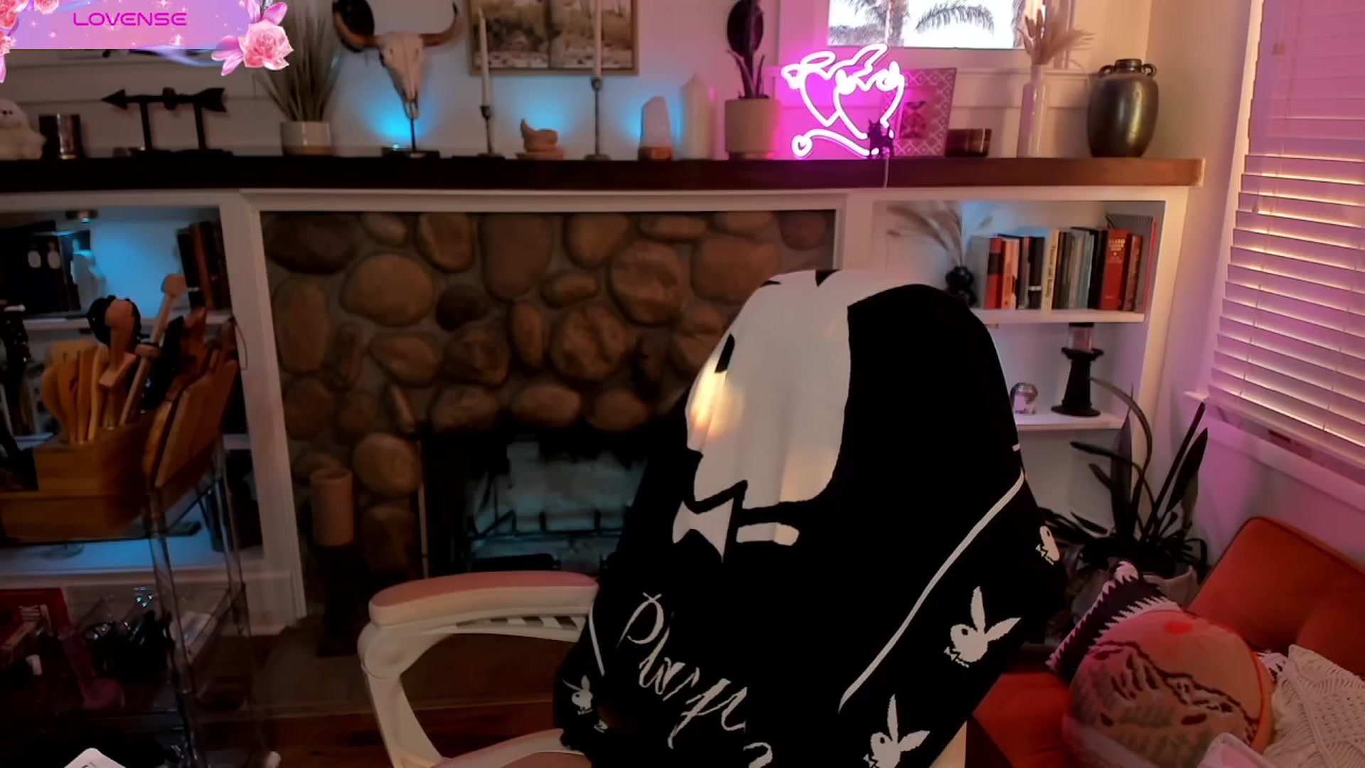 Gallery image thumbnail from LillieQ's myfreecams stream on, 08/20/2025, 03:28 image 10 of 20