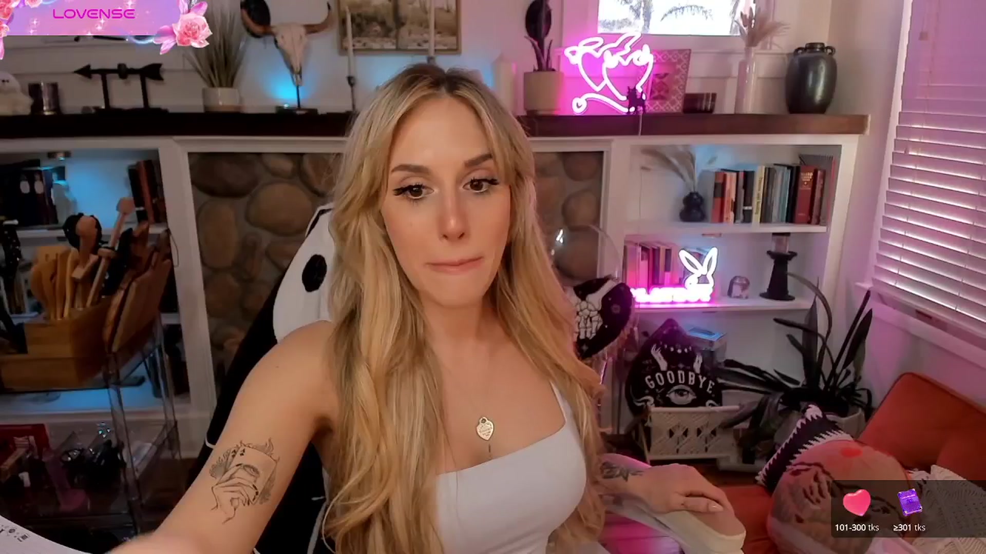 Gallery image thumbnail from LillieQ's myfreecams stream on, 08/20/2025, 03:28 image 5 of 20