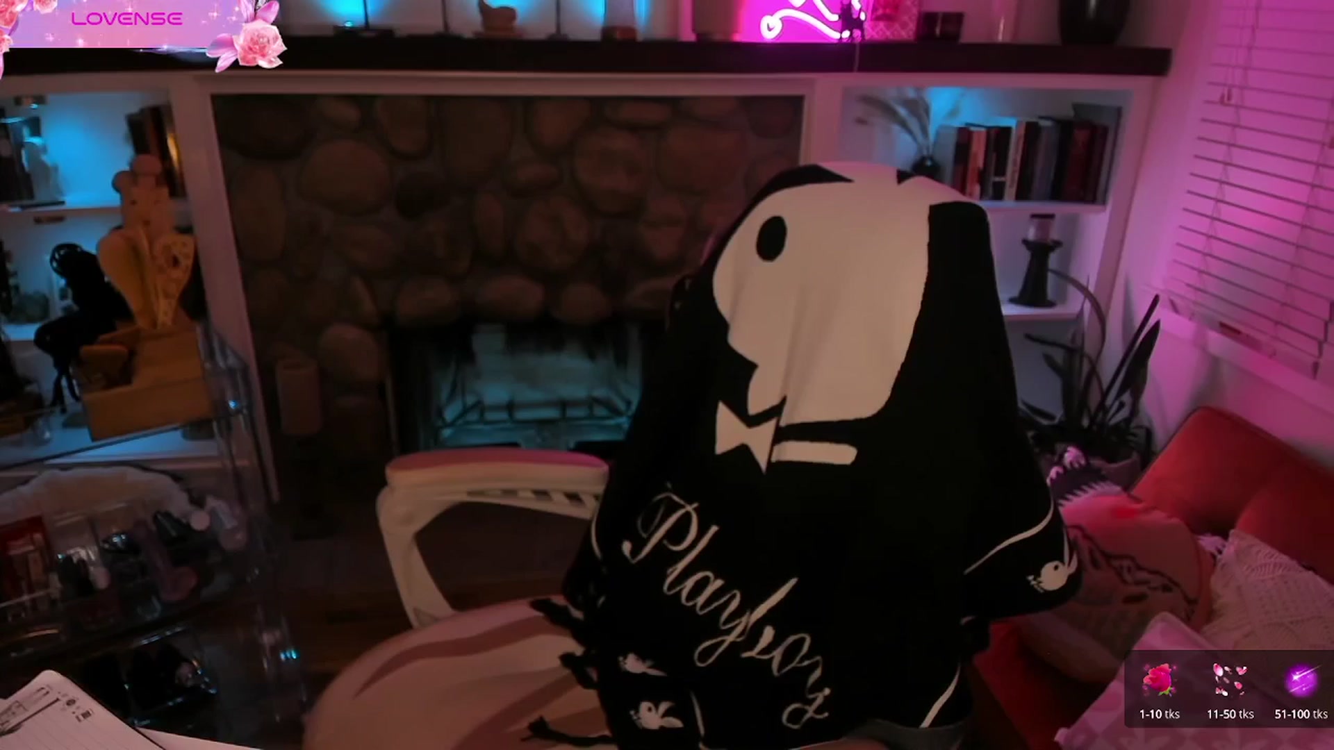 Gallery image thumbnail from LillieQ's myfreecams stream on, 08/20/2025, 06:01 image 19 of 20