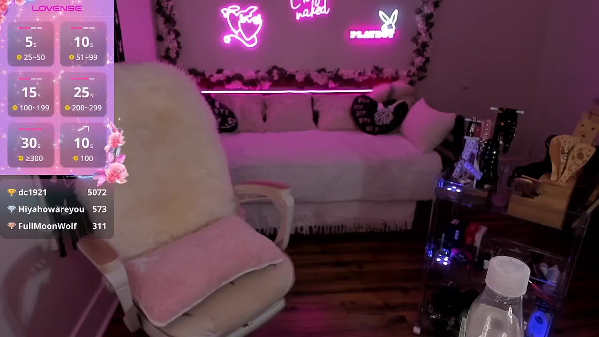 Gallery image thumbnail from LillieQ's myfreecams stream on, 08/21/2025, 09:40 image 17 of 20