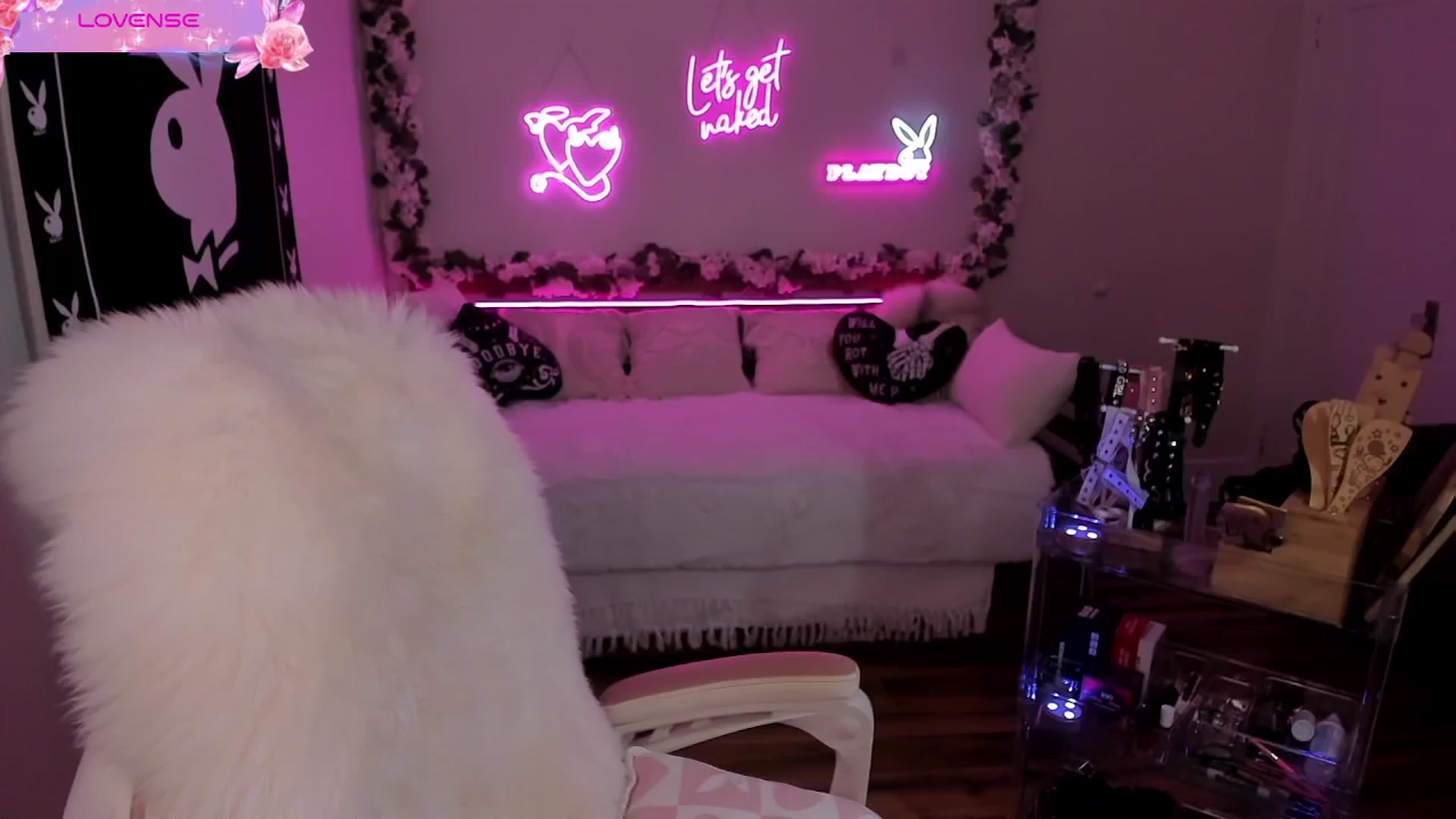 Gallery image thumbnail from LillieQ's myfreecams stream on, 08/21/2025, 09:40 image 9 of 20