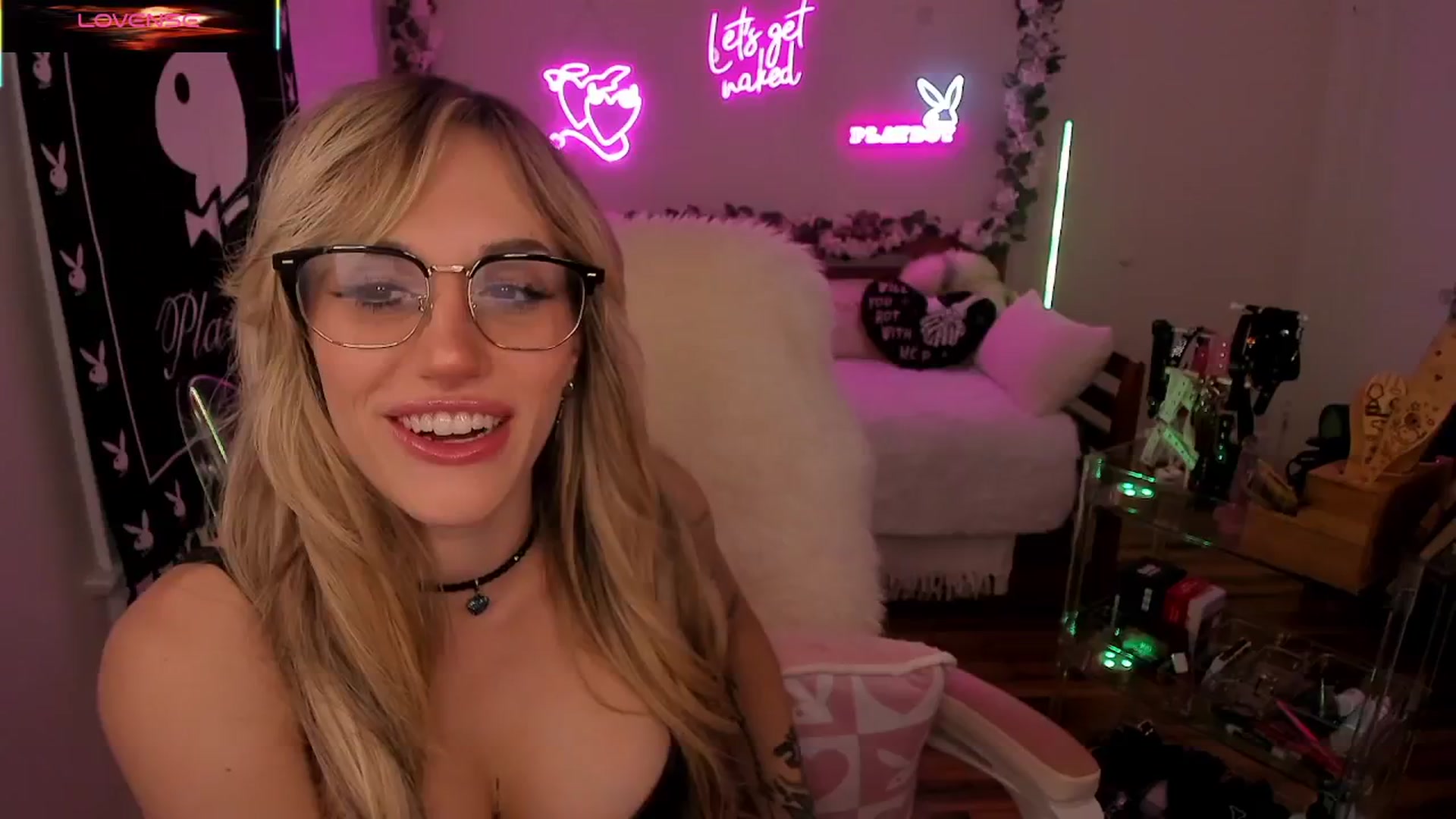 Gallery image thumbnail from LillieQ's myfreecams stream on, 08/22/2025, 05:40 image 5 of 20
