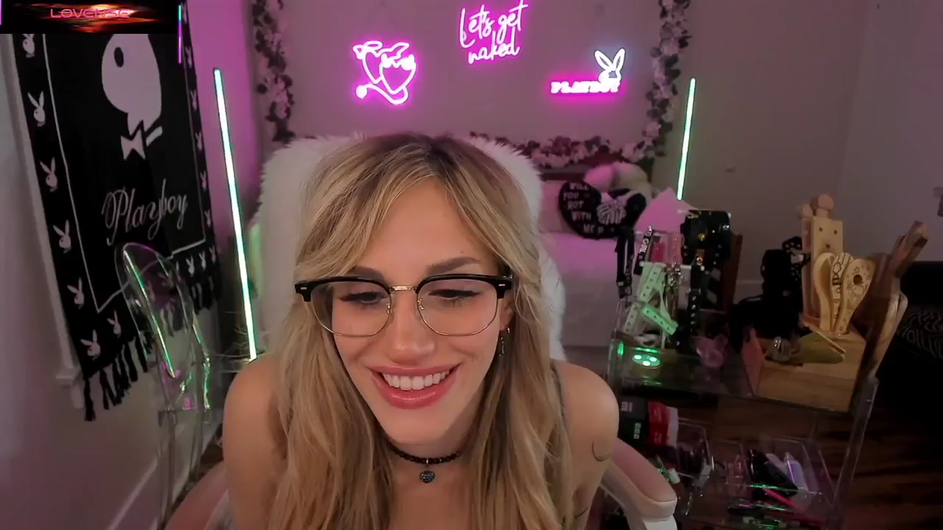 Gallery image thumbnail from LillieQ's myfreecams stream on, 08/22/2025, 06:14 image 6 of 20