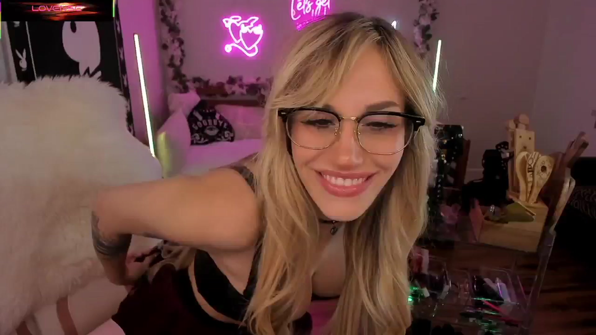 Gallery image thumbnail from LillieQ's myfreecams stream on, 08/22/2025, 06:14 image 8 of 20