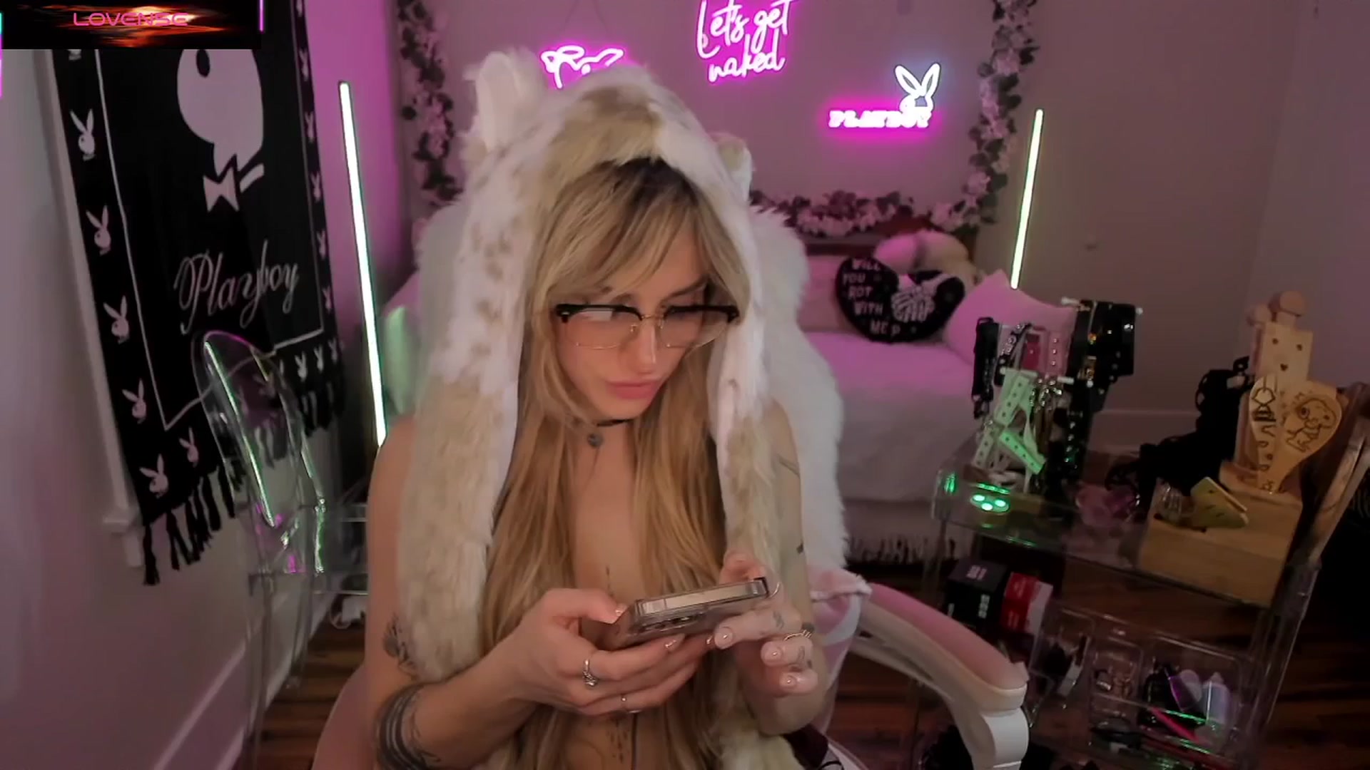 Gallery image thumbnail from LillieQ's myfreecams stream on, 08/22/2025, 07:19 image 1 of 20