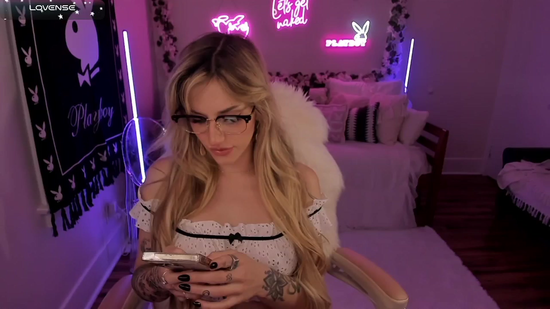 Gallery image thumbnail from LillieQ's myfreecams stream on, 08/27/2025, 07:28 image 3 of 20