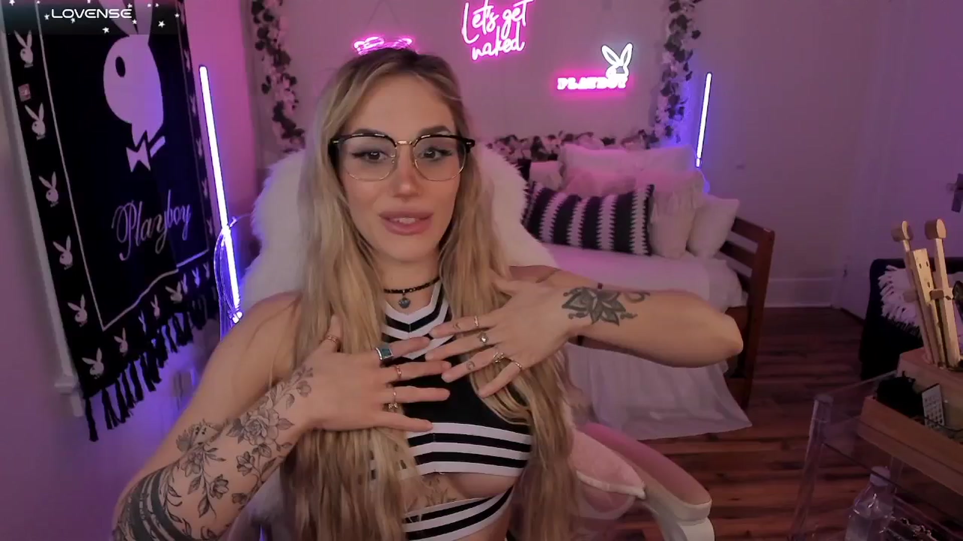 Gallery image thumbnail from LillieQ's myfreecams stream on, 09/03/2025, 08:53 image 9 of 20