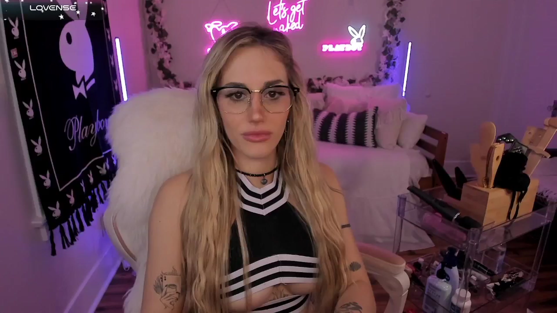 Gallery image thumbnail from LillieQ's myfreecams stream on, 09/03/2025, 08:53 image 17 of 20