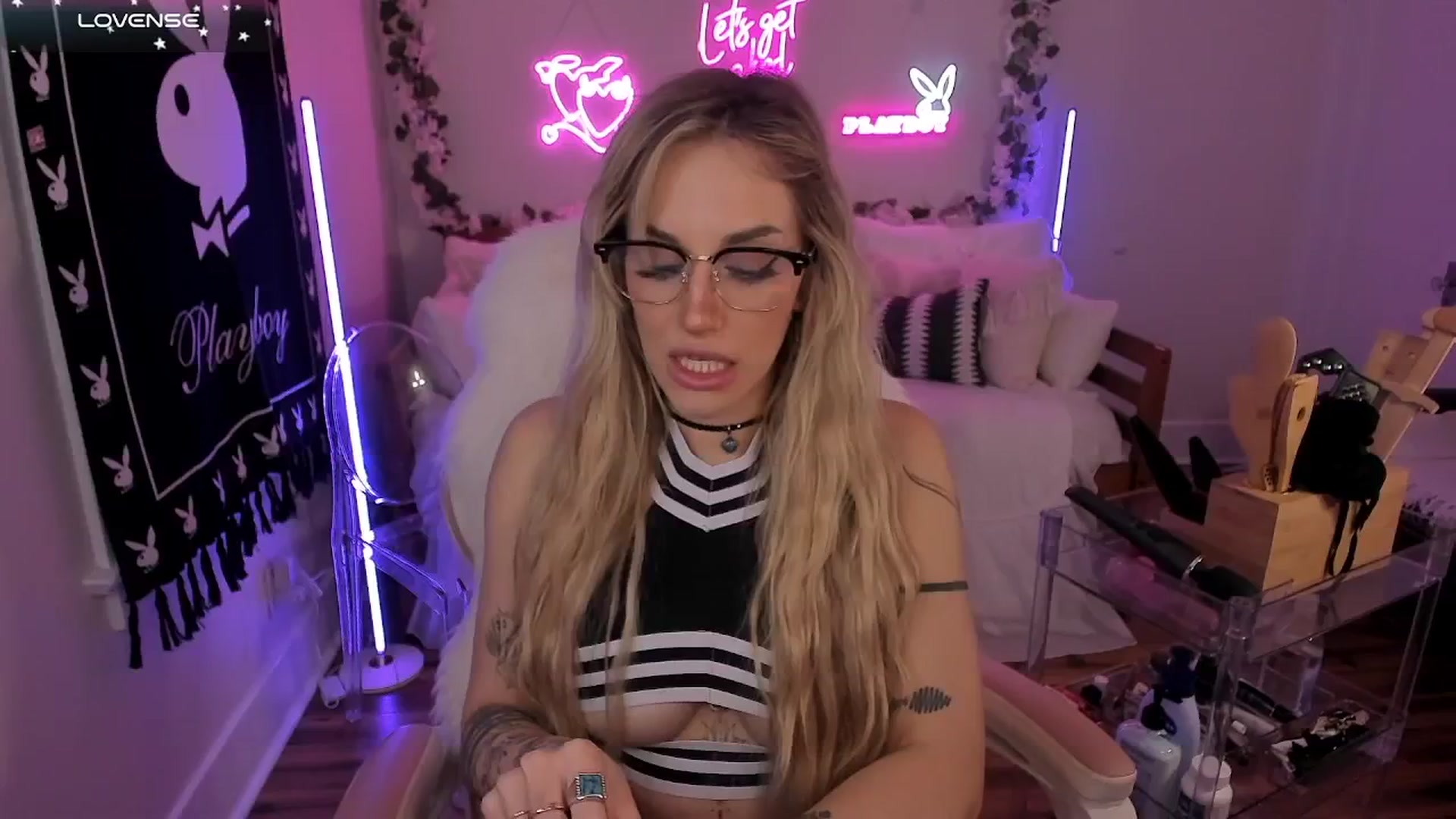 Gallery image thumbnail from LillieQ's myfreecams stream on, 09/03/2025, 08:53 image 15 of 20