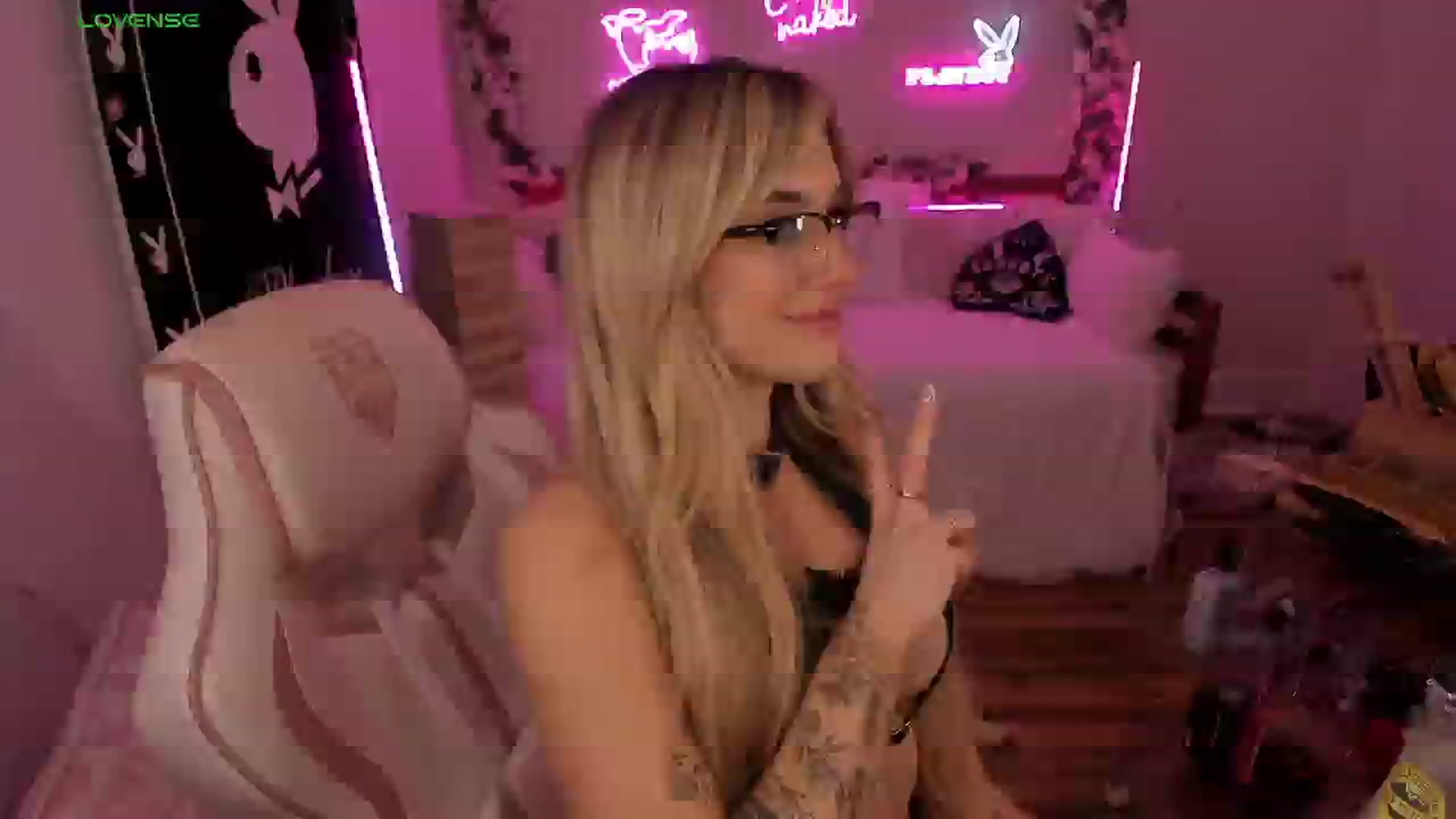 Gallery image thumbnail from LillieQ's myfreecams stream on, 09/15/2025, 08:11 image 12 of 20