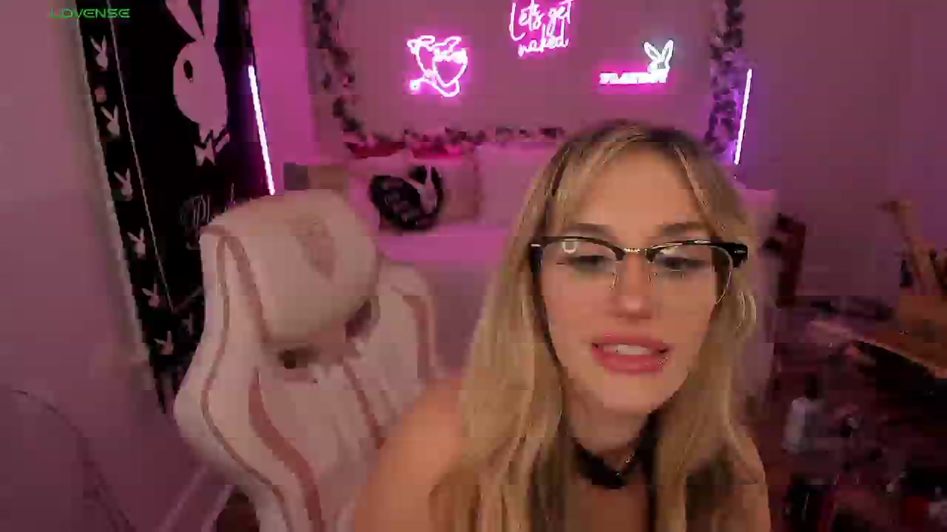 Gallery image thumbnail from LillieQ's myfreecams stream on, 09/15/2025, 08:11 image 2 of 20