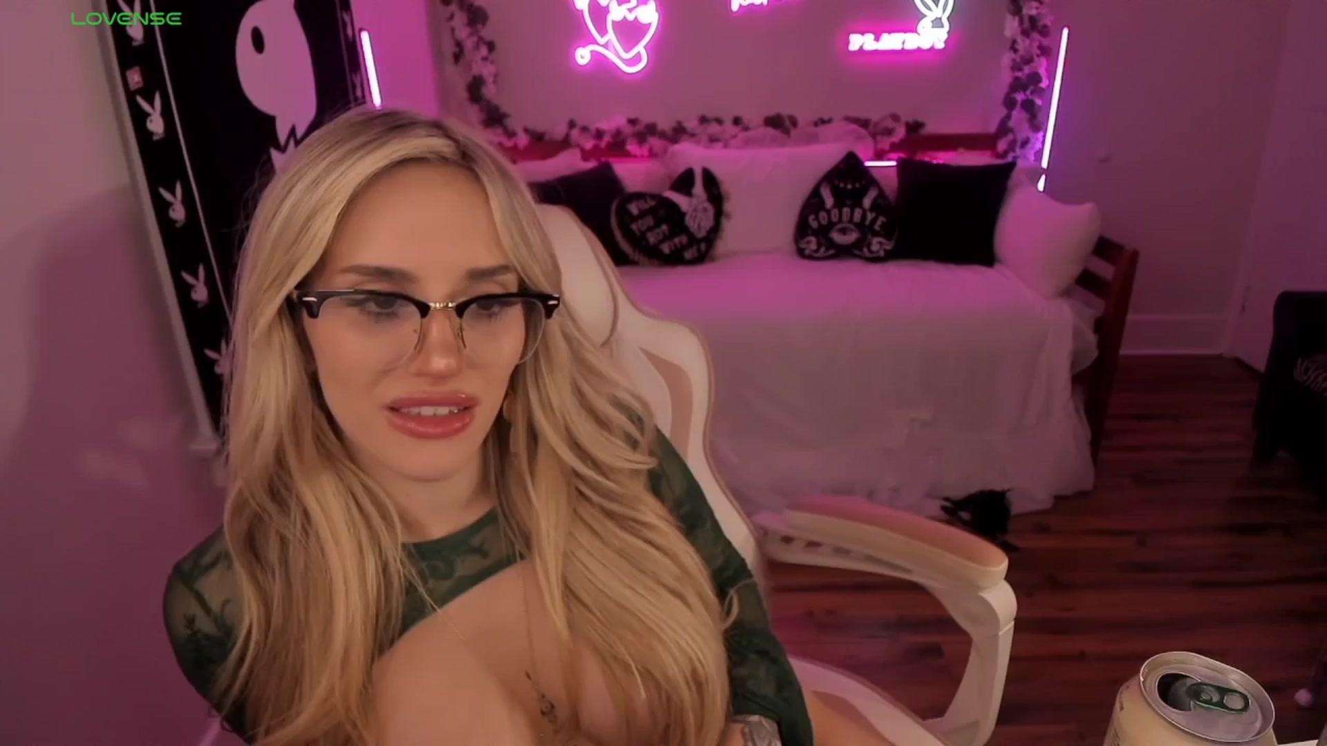 Gallery image thumbnail from LillieQ's myfreecams stream on, 09/18/2025, 12:50 image 4 of 20