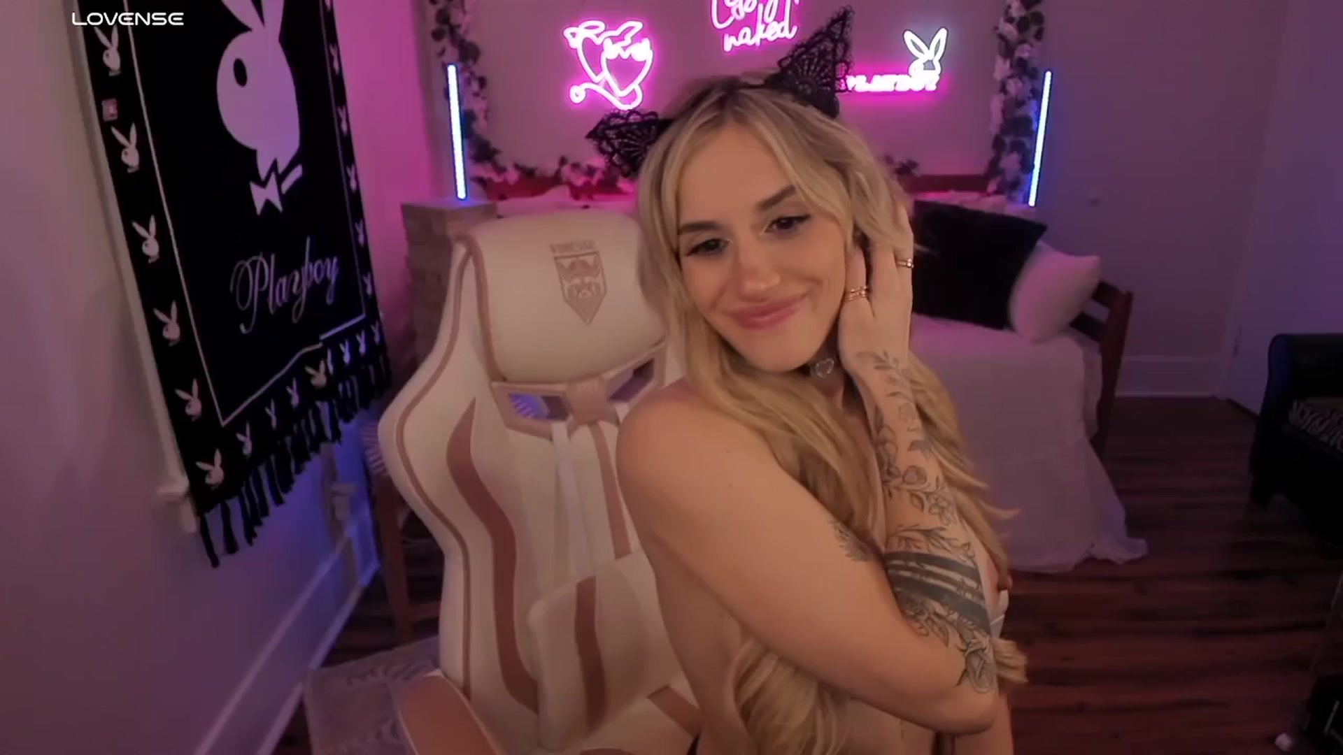 Gallery image thumbnail from LillieQ's myfreecams stream on, 09/22/2025, 17:11 image 4 of 20