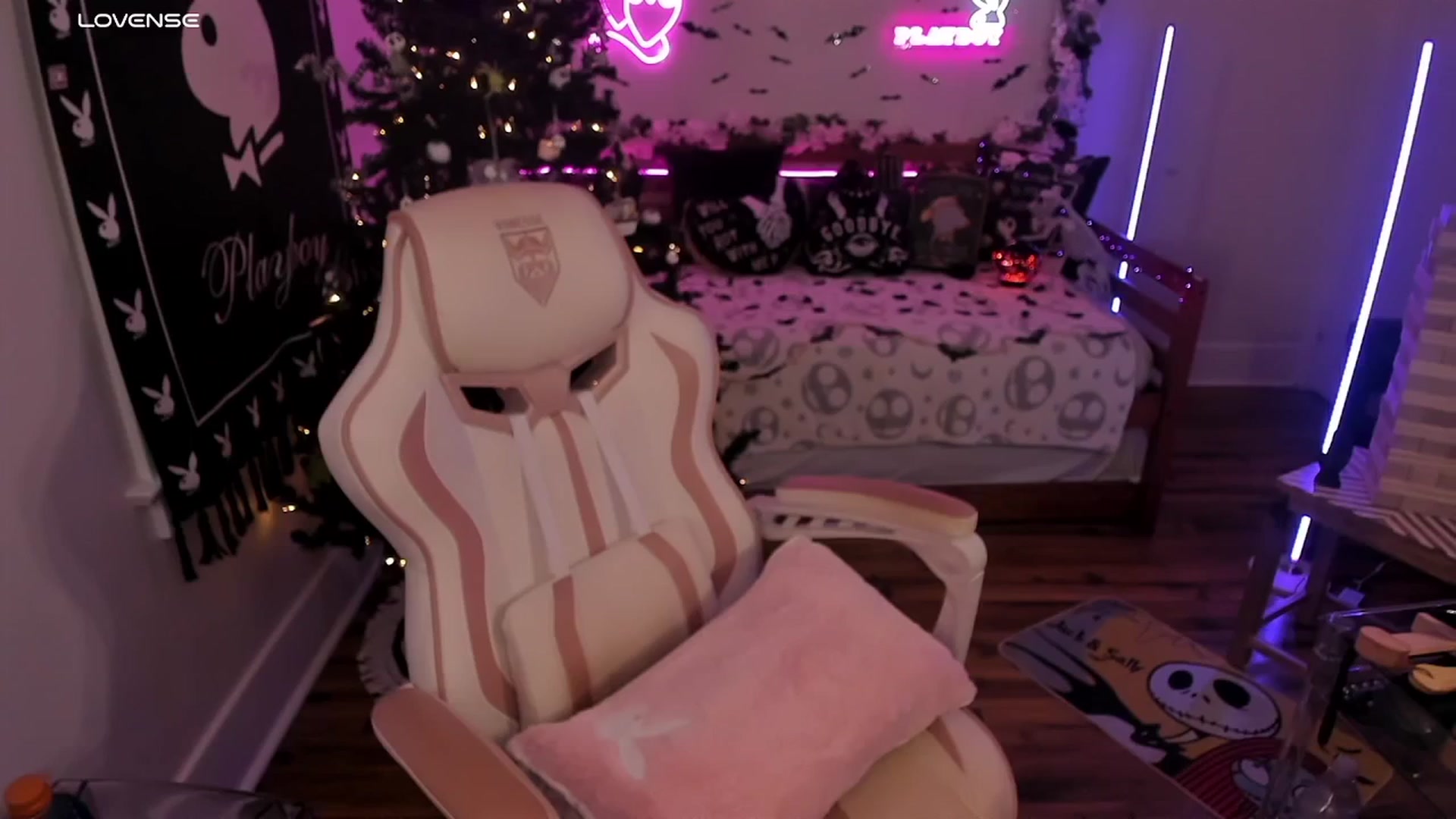 Gallery image thumbnail from LillieQ's myfreecams stream on, 09/26/2025, 15:32 image 12 of 20