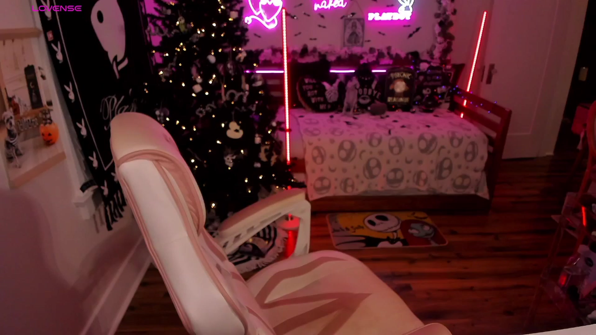 Gallery image thumbnail from LillieQ's myfreecams stream on, 10/04/2025, 09:51 image 1 of 20