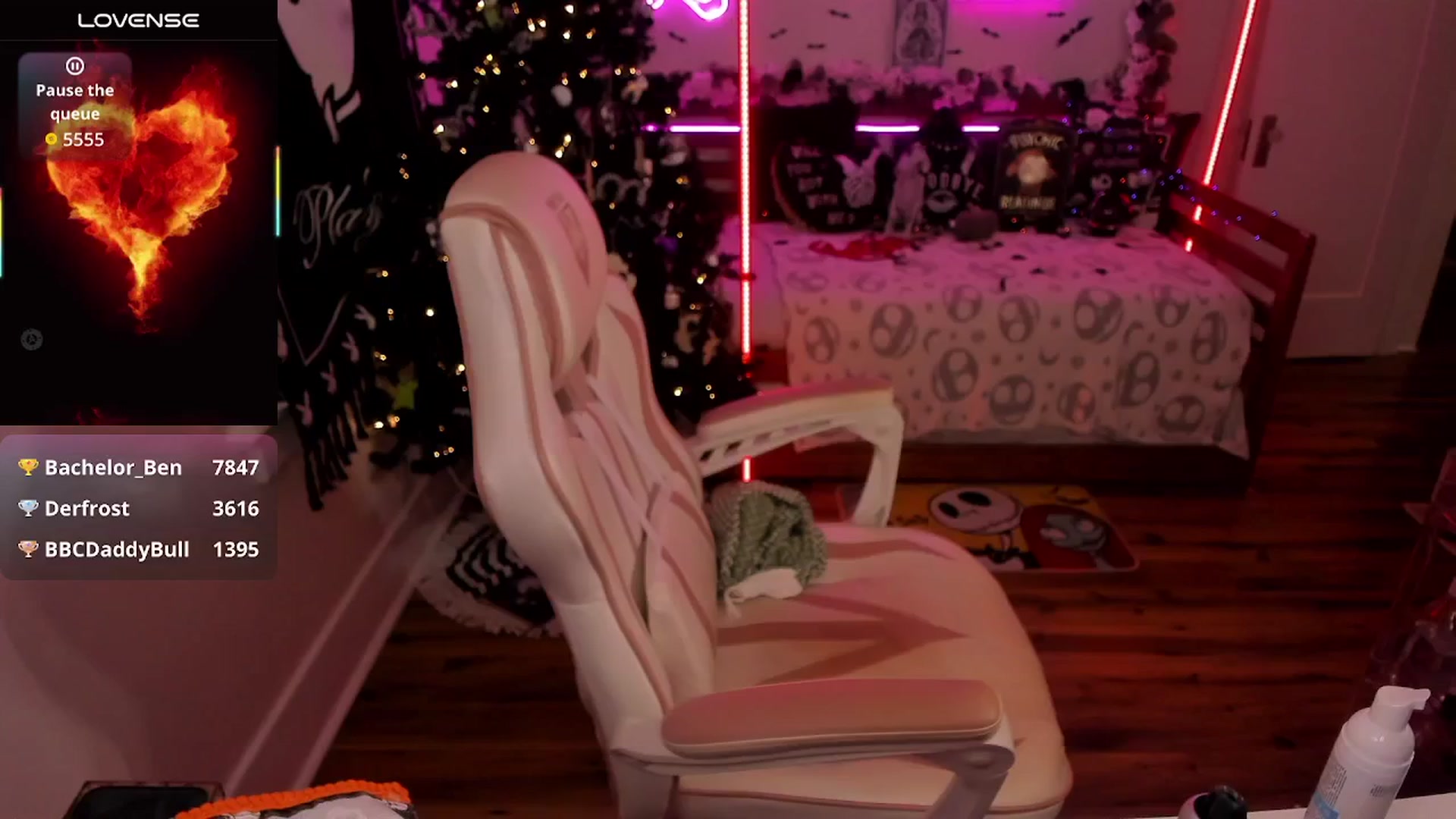 Gallery image thumbnail from LillieQ's myfreecams stream on, 10/04/2025, 09:51 image 18 of 20