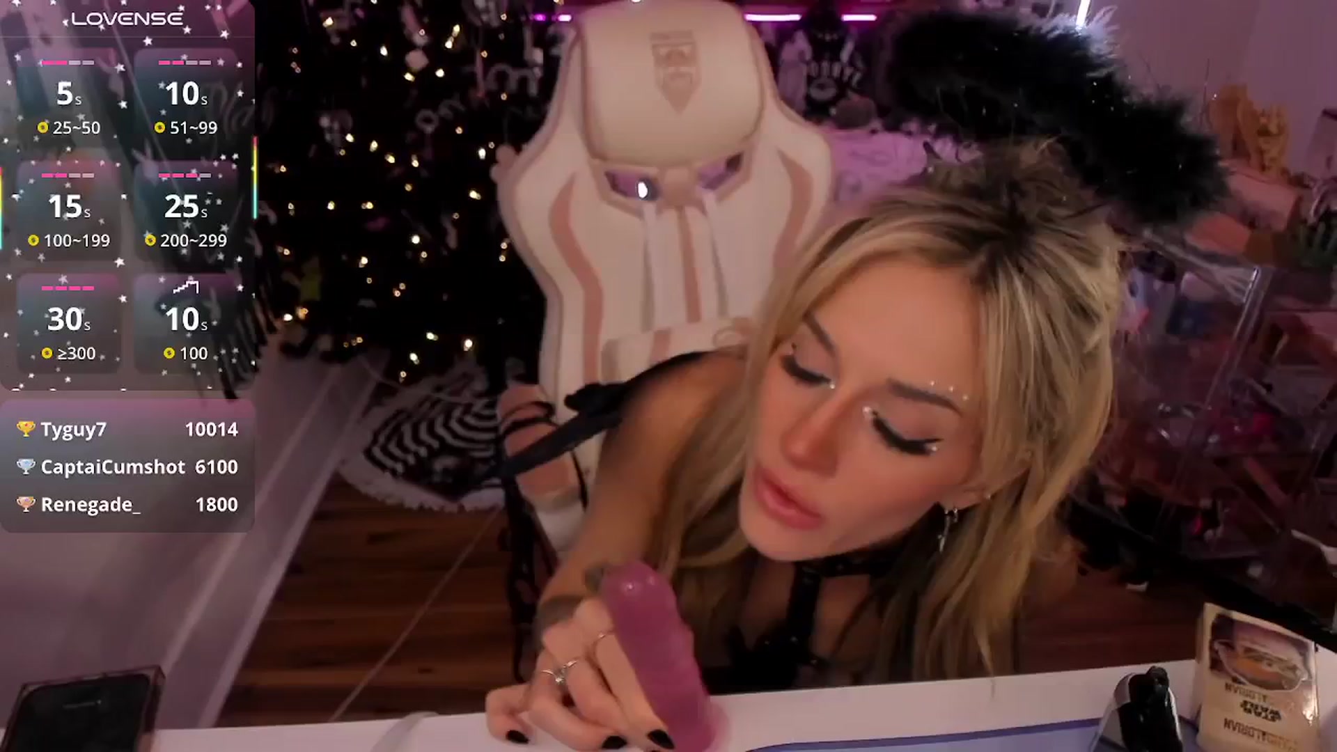 Gallery image thumbnail from LillieQ's myfreecams stream on, 10/05/2025, 11:23 image 14 of 20