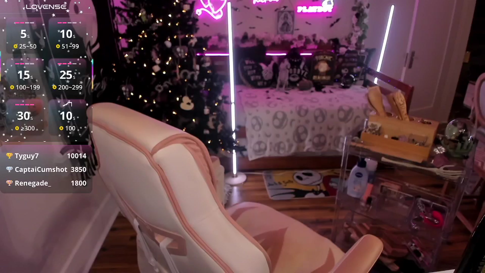 Gallery image thumbnail from LillieQ's myfreecams stream on, 10/05/2025, 11:23 image 11 of 20