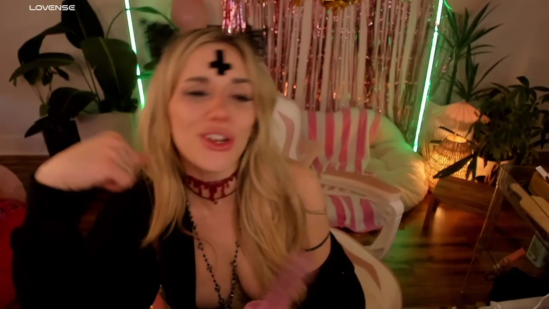 Gallery image thumbnail from LillieQ's myfreecams stream on, 10/10/2025, 14:36 image 19 of 20