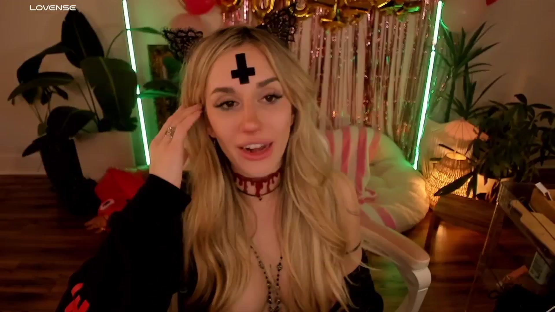Gallery image thumbnail from LillieQ's myfreecams stream on, 10/10/2025, 14:36 image 6 of 20