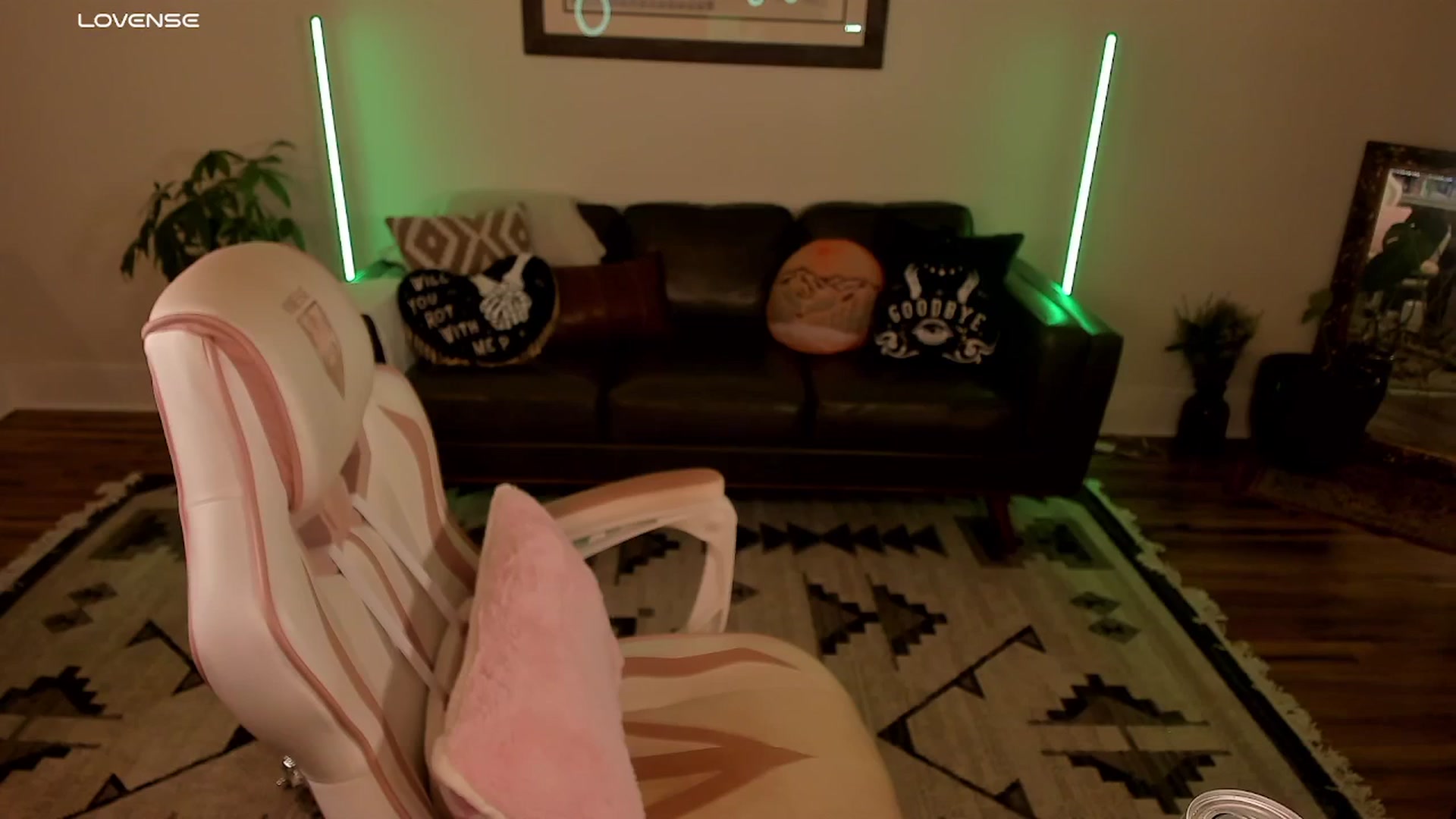 Gallery image thumbnail from LillieQ's myfreecams stream on, 10/12/2025, 09:12 image 15 of 20