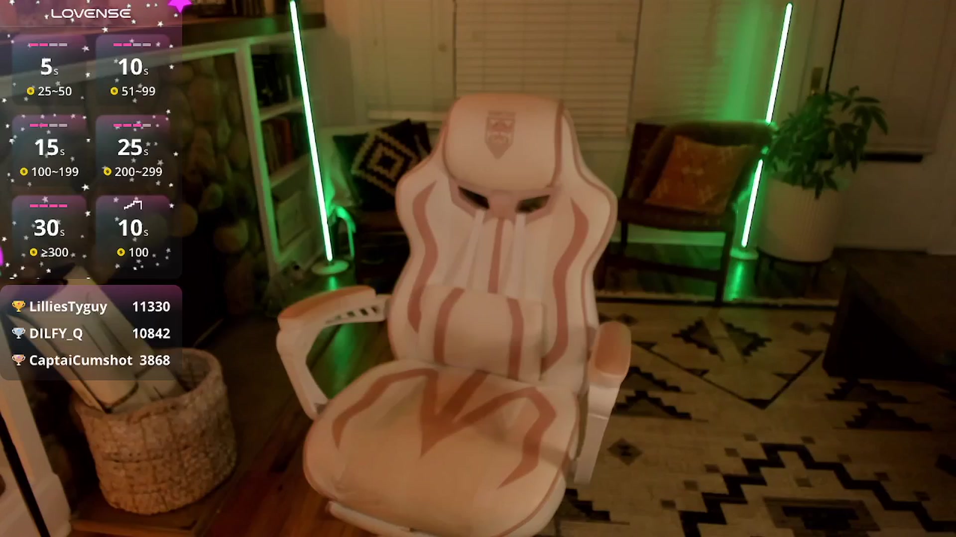 Gallery image thumbnail from LillieQ's myfreecams stream on, 10/19/2025, 08:21 image 18 of 20