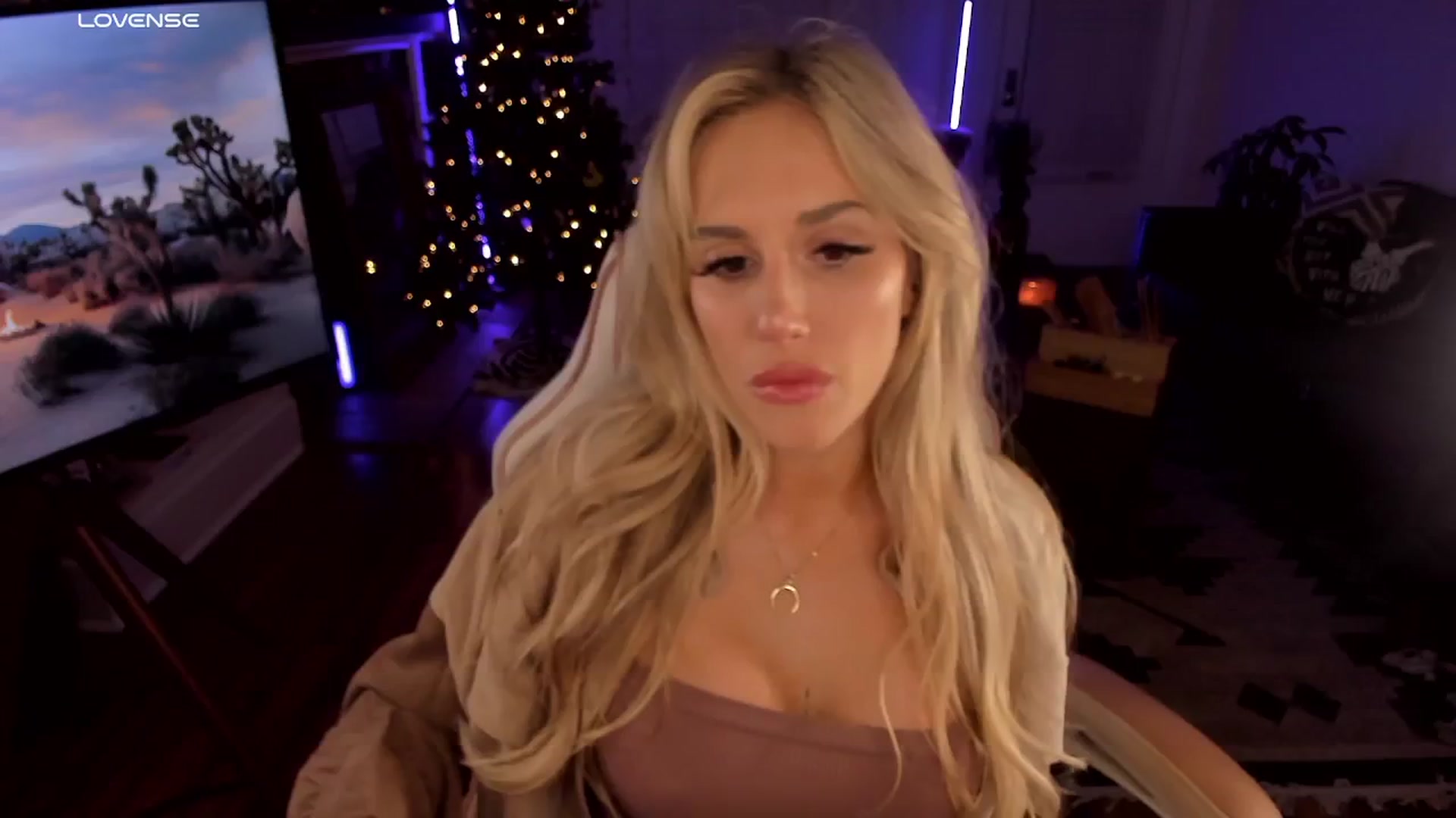 Gallery image thumbnail from LillieQ's myfreecams stream on, 11/05/2025, 04:58 image 17 of 20