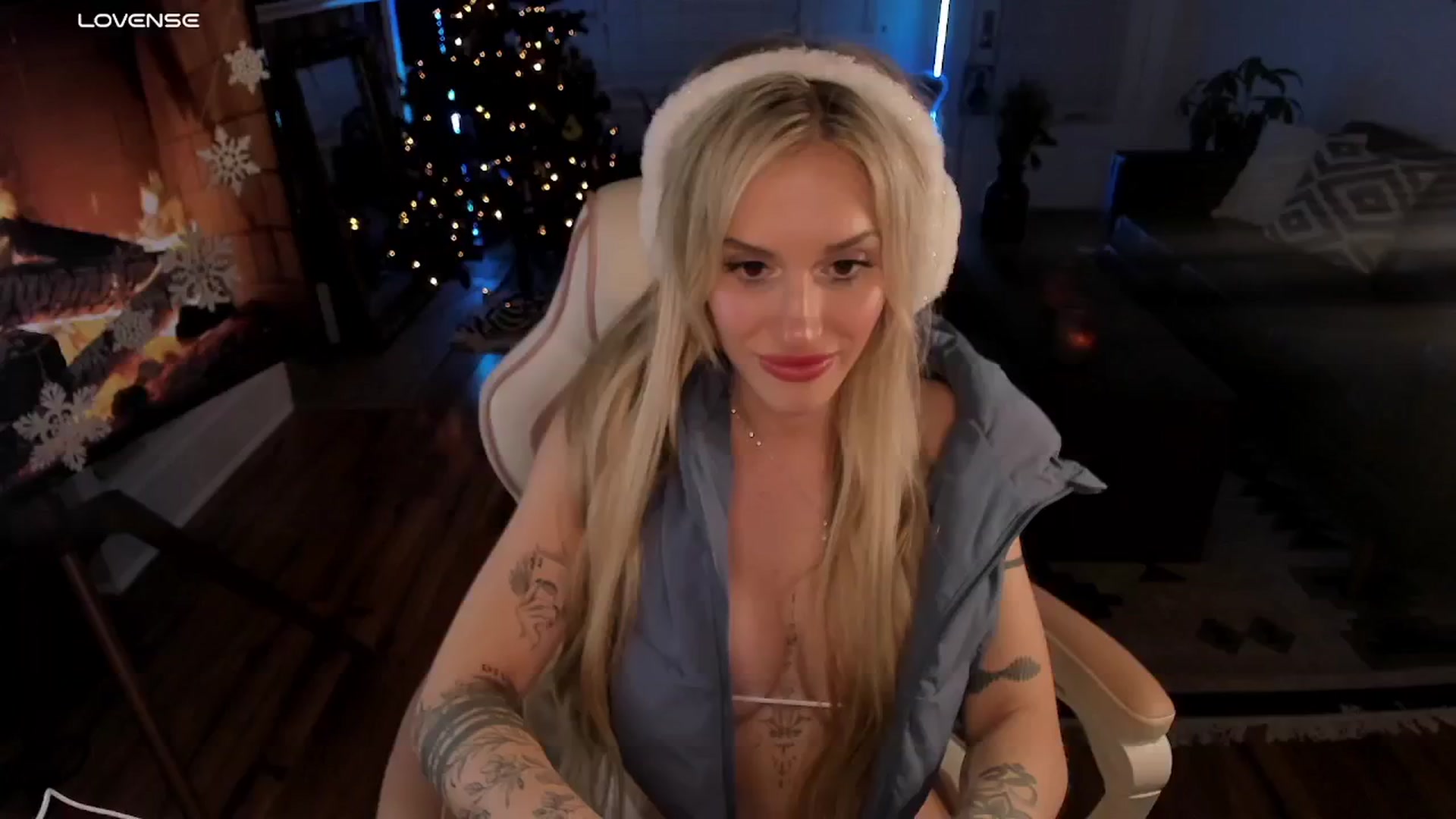 Gallery image thumbnail from LillieQ's myfreecams stream on, 11/21/2025, 09:06 image 13 of 20