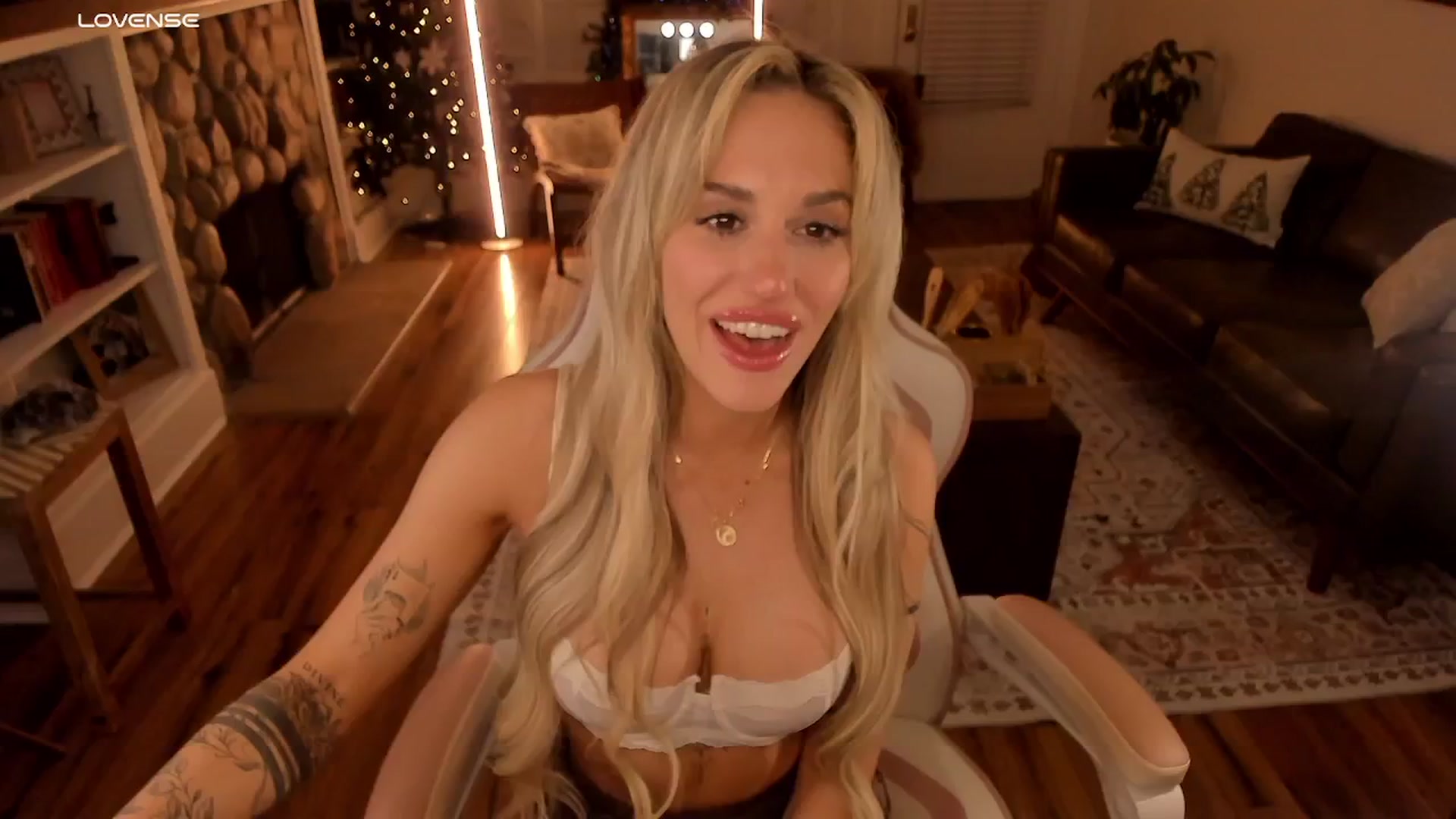 Gallery image thumbnail from LillieQ's myfreecams stream on, 12/11/2025, 10:15 image 2 of 20