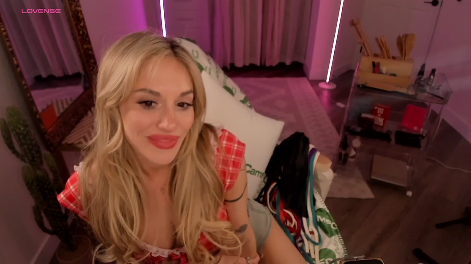 Gallery image thumbnail from LillieQ's myfreecams stream on, 01/27/2026, 07:43 image 16 of 20