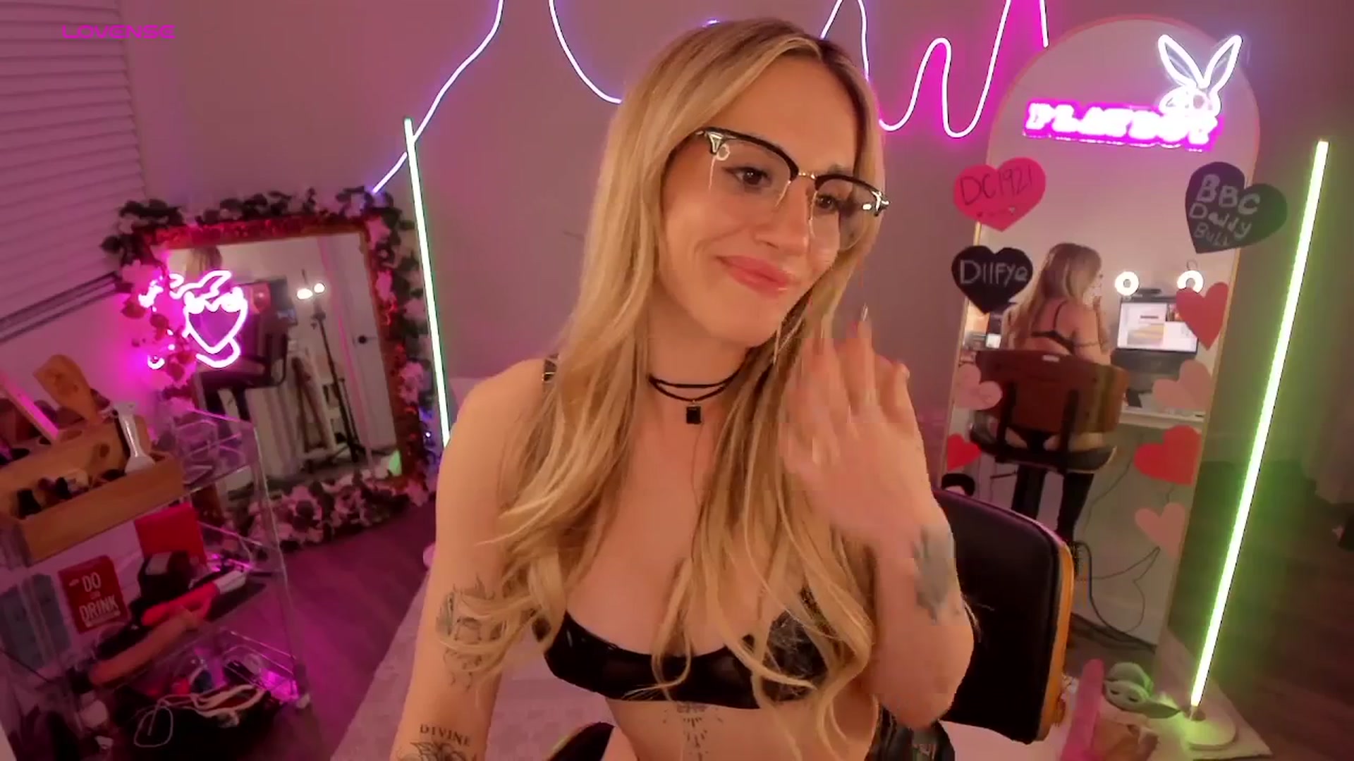 Gallery image thumbnail from LillieQ's myfreecams stream on, 02/12/2026, 07:45 image 4 of 20