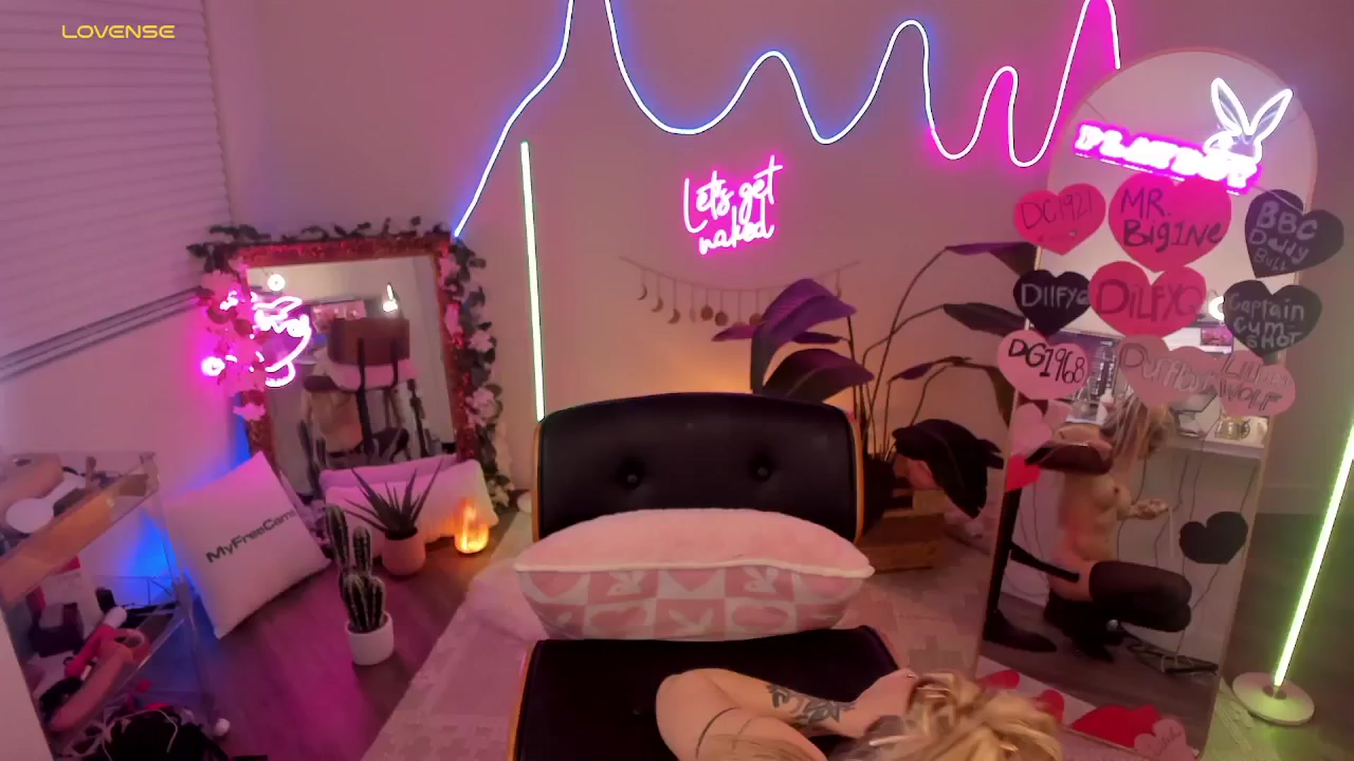 Gallery image thumbnail from LillieQ's myfreecams stream on, 02/24/2026, 14:04 image 10 of 20