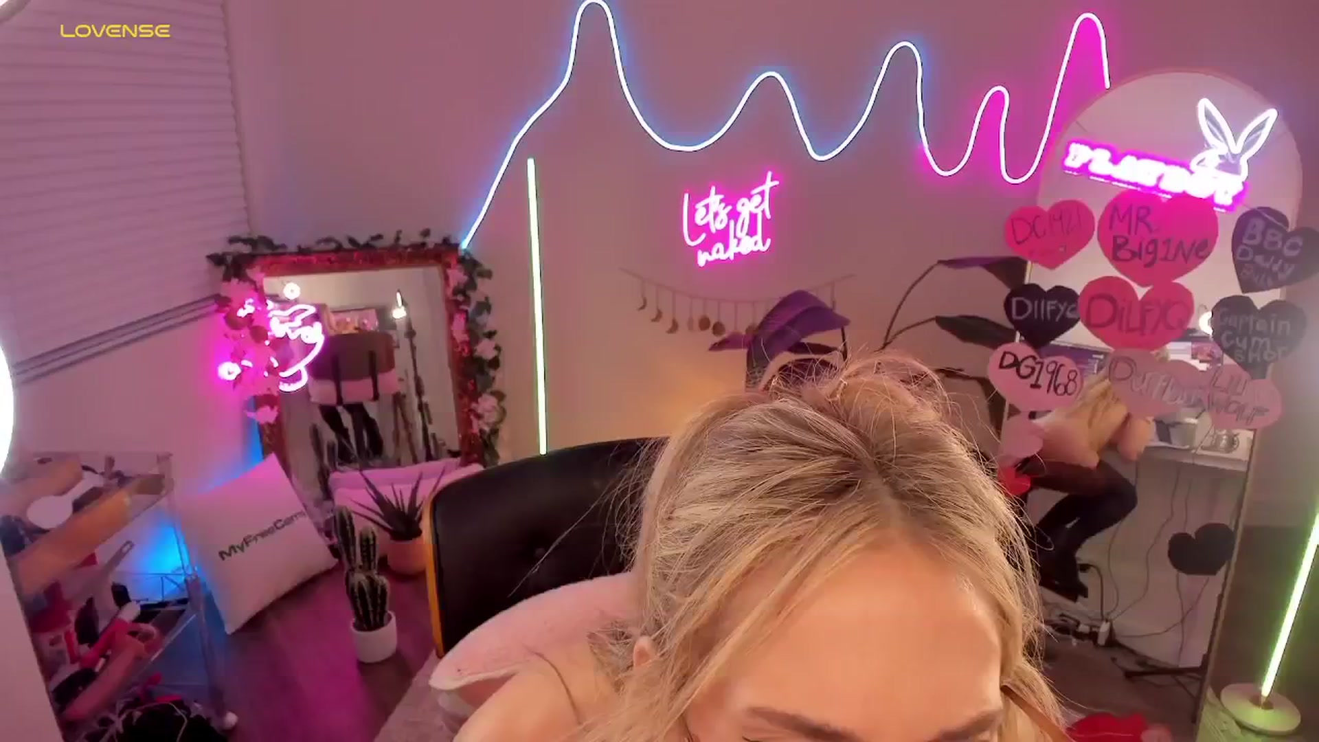Gallery image thumbnail from LillieQ's myfreecams stream on, 02/24/2026, 14:04 image 13 of 20
