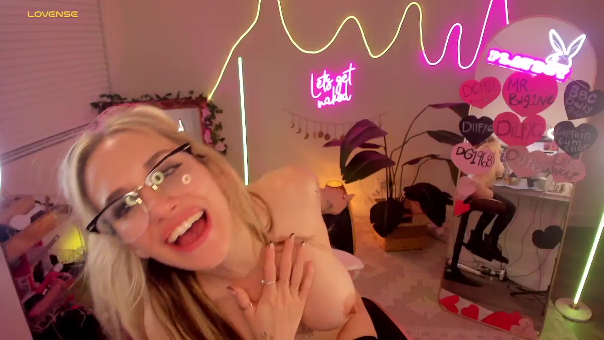 Gallery image thumbnail from LillieQ's myfreecams stream on, 02/24/2026, 14:04 image 19 of 20