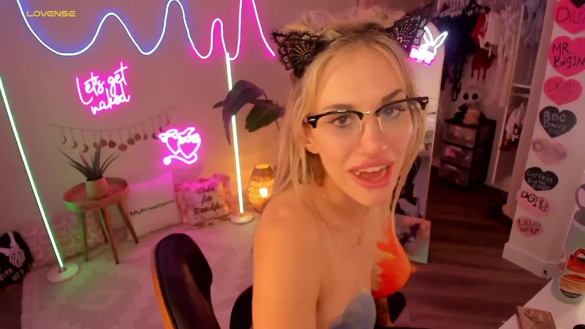 Gallery image thumbnail from LillieQ's myfreecams stream on, 03/02/2026, 09:06 image 20 of 20