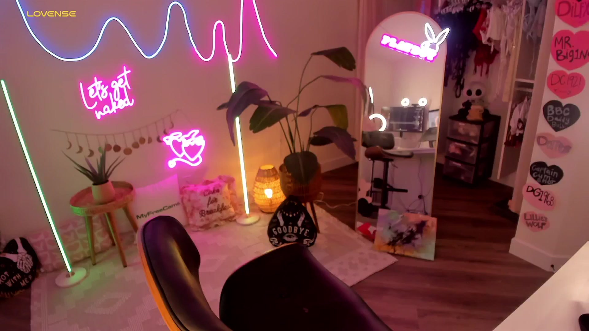 Gallery image thumbnail from LillieQ's myfreecams stream on, 03/02/2026, 09:06 image 12 of 20