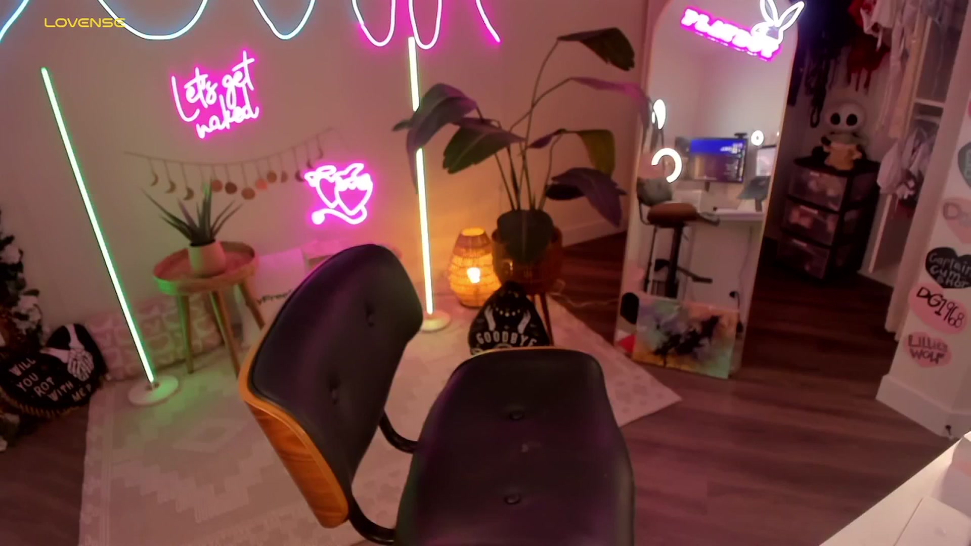 Gallery image thumbnail from LillieQ's myfreecams stream on, 03/05/2026, 07:10 image 15 of 20