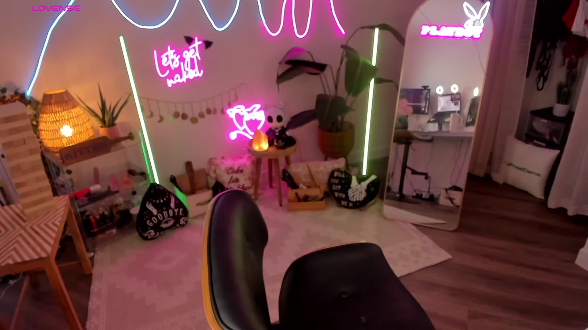 Gallery image thumbnail from LillieQ's myfreecams stream on, 03/08/2026, 07:47 image 6 of 20