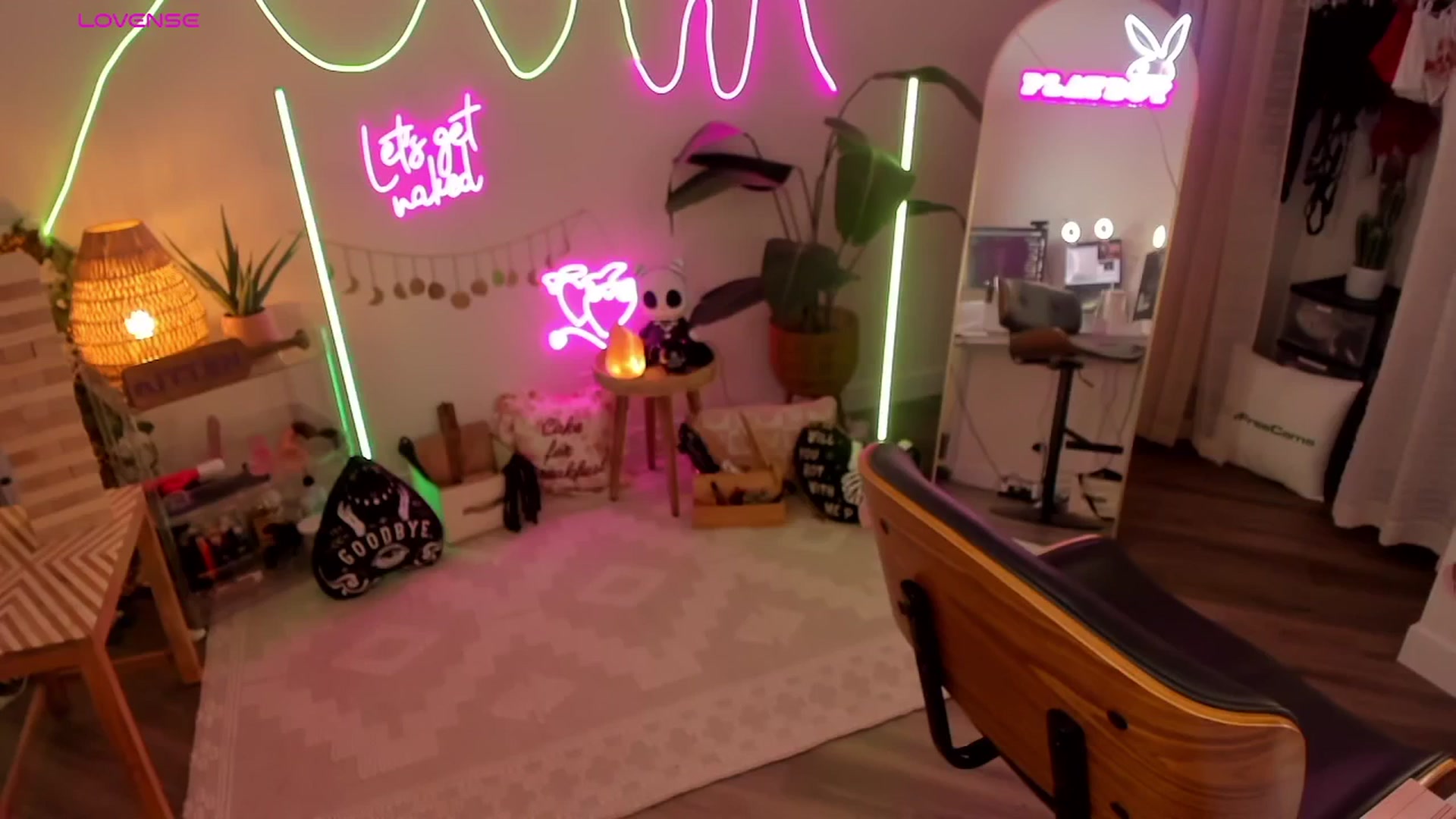 Gallery image thumbnail from LillieQ's myfreecams stream on, 03/08/2026, 07:47 image 10 of 20