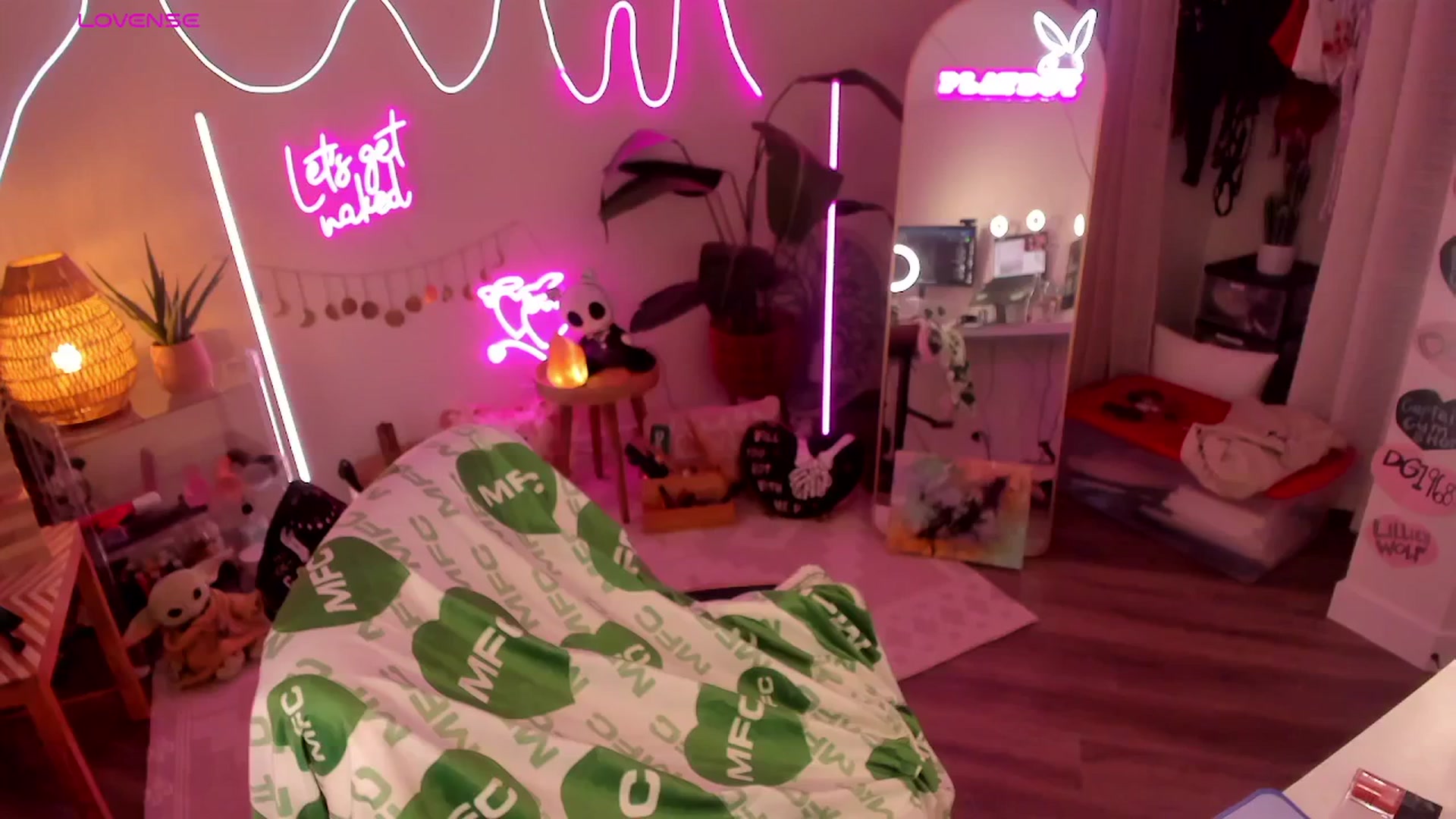 Gallery image thumbnail from LillieQ's myfreecams stream on, 03/09/2026, 07:49 image 13 of 20
