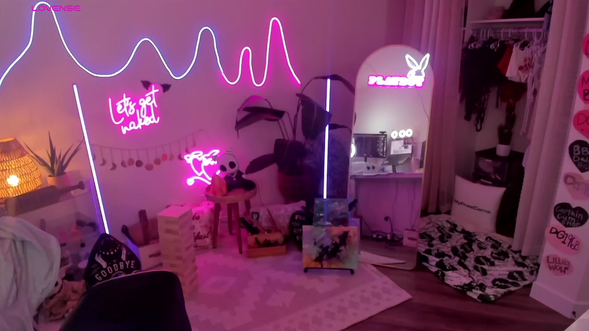 Gallery image thumbnail from LillieQ's myfreecams stream on, 03/11/2026, 08:02 image 7 of 20