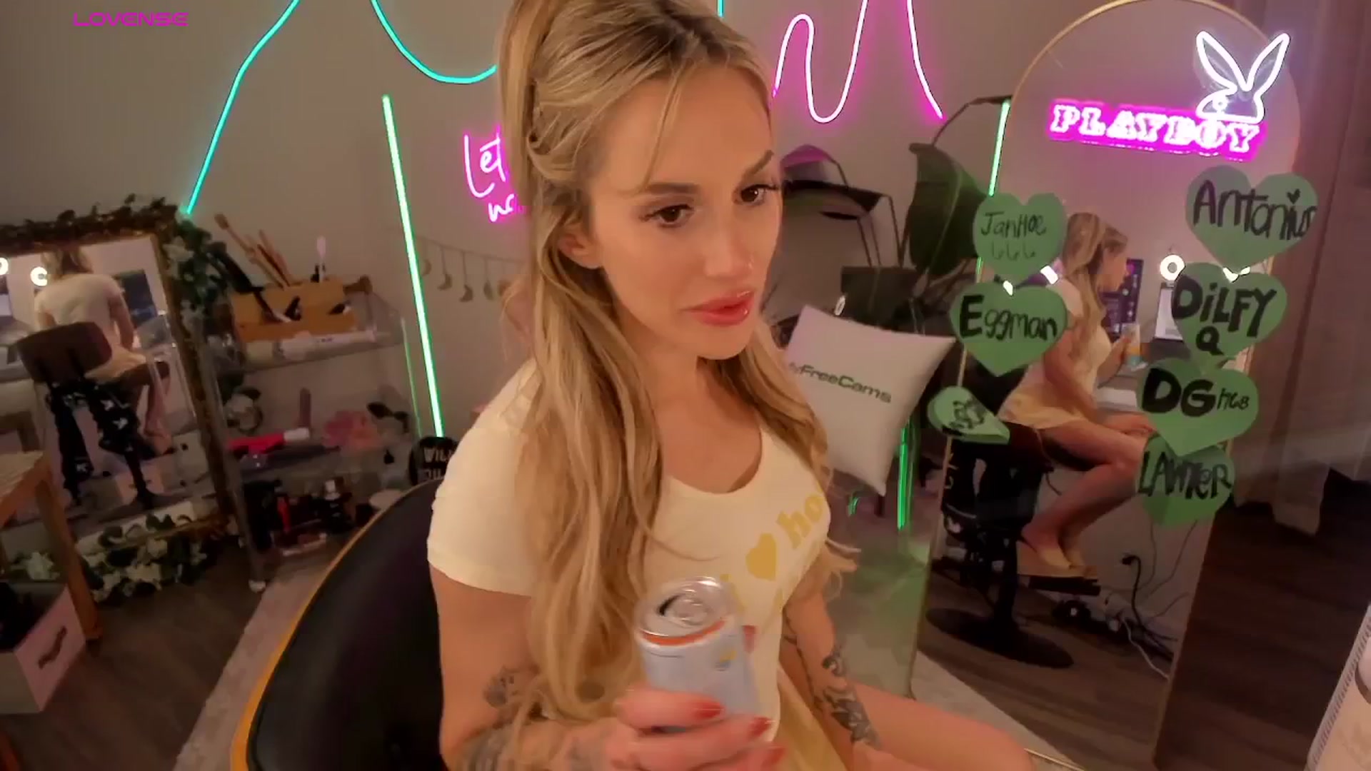 Gallery image thumbnail from LillieQ's myfreecams stream on, 03/20/2026, 24:00 image 17 of 20
