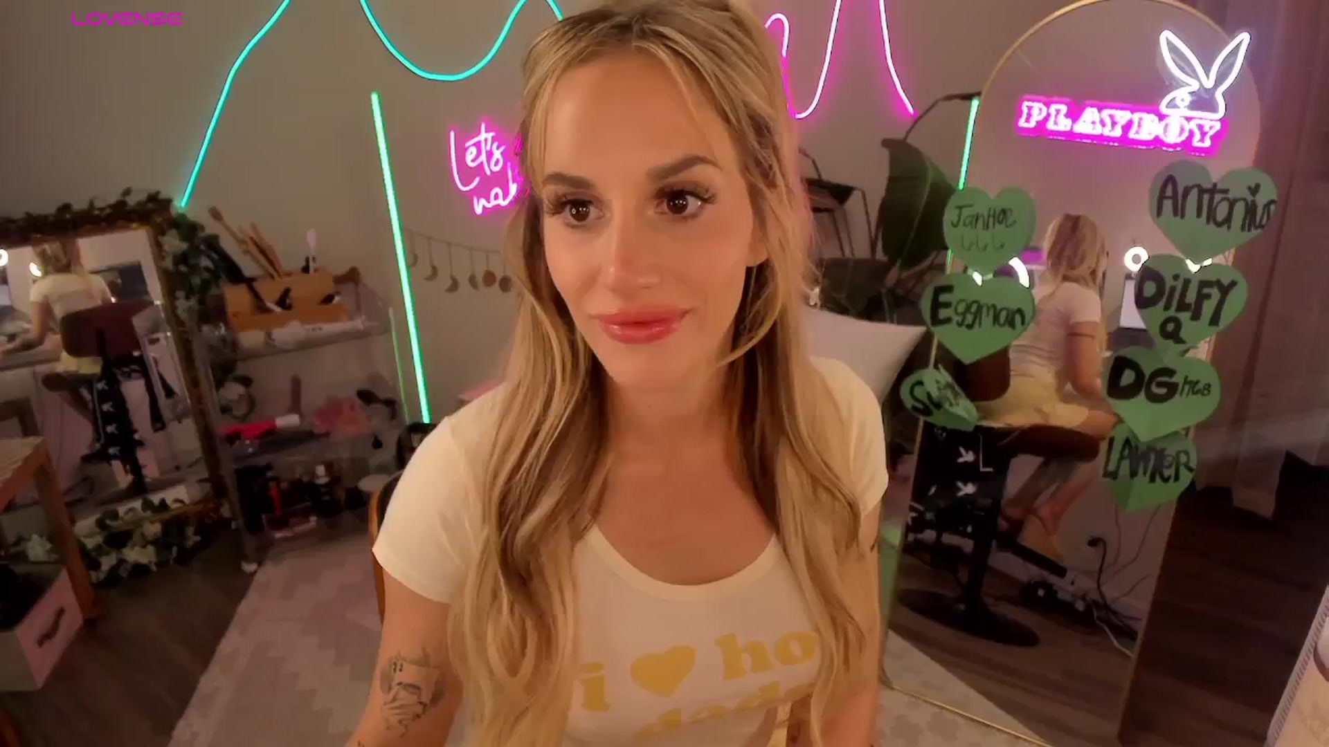 Gallery image thumbnail from LillieQ's myfreecams stream on, 03/20/2026, 24:00 image 13 of 20