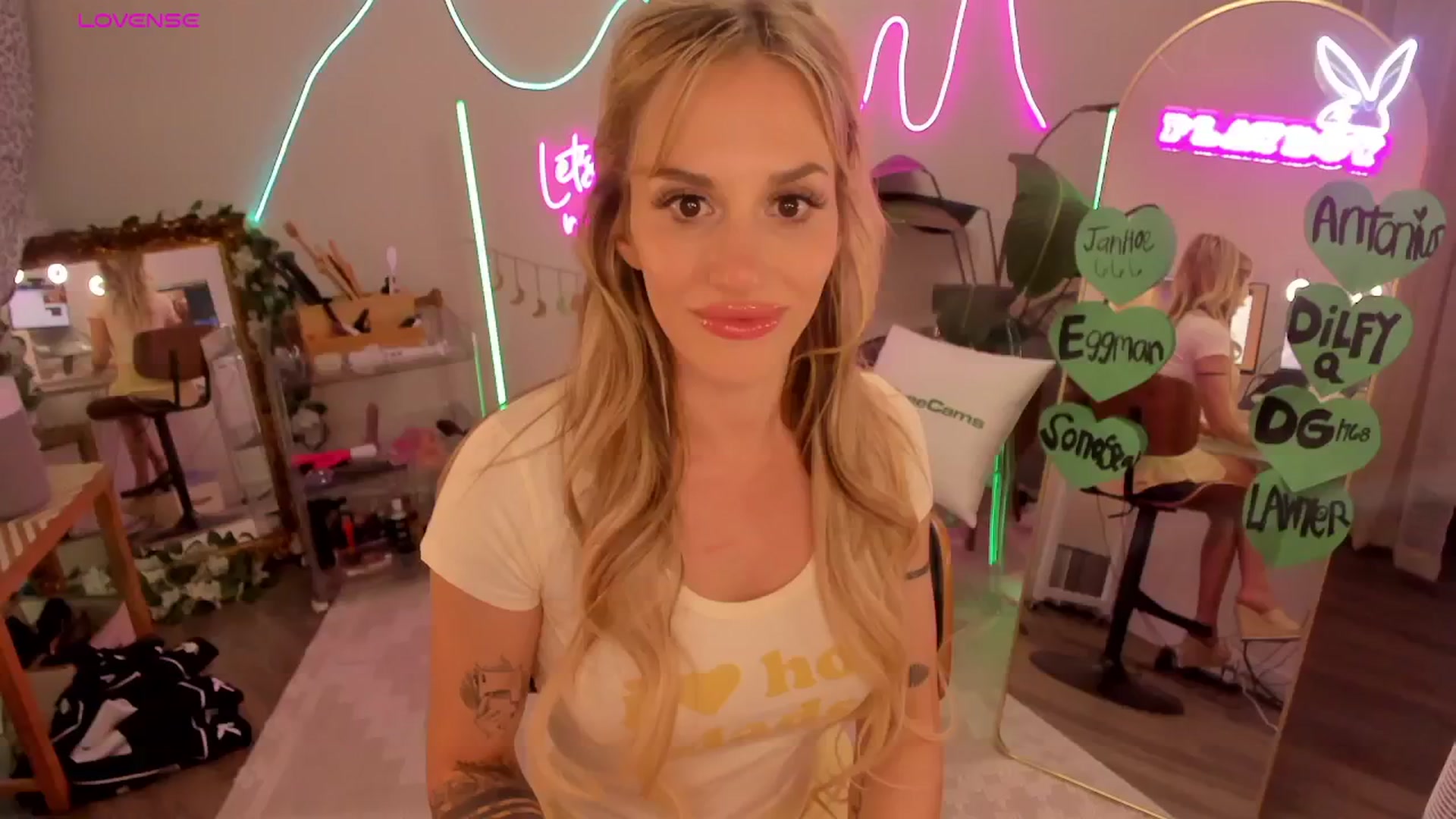 Gallery image thumbnail from LillieQ's myfreecams stream on, 03/20/2026, 01:43 image 13 of 20