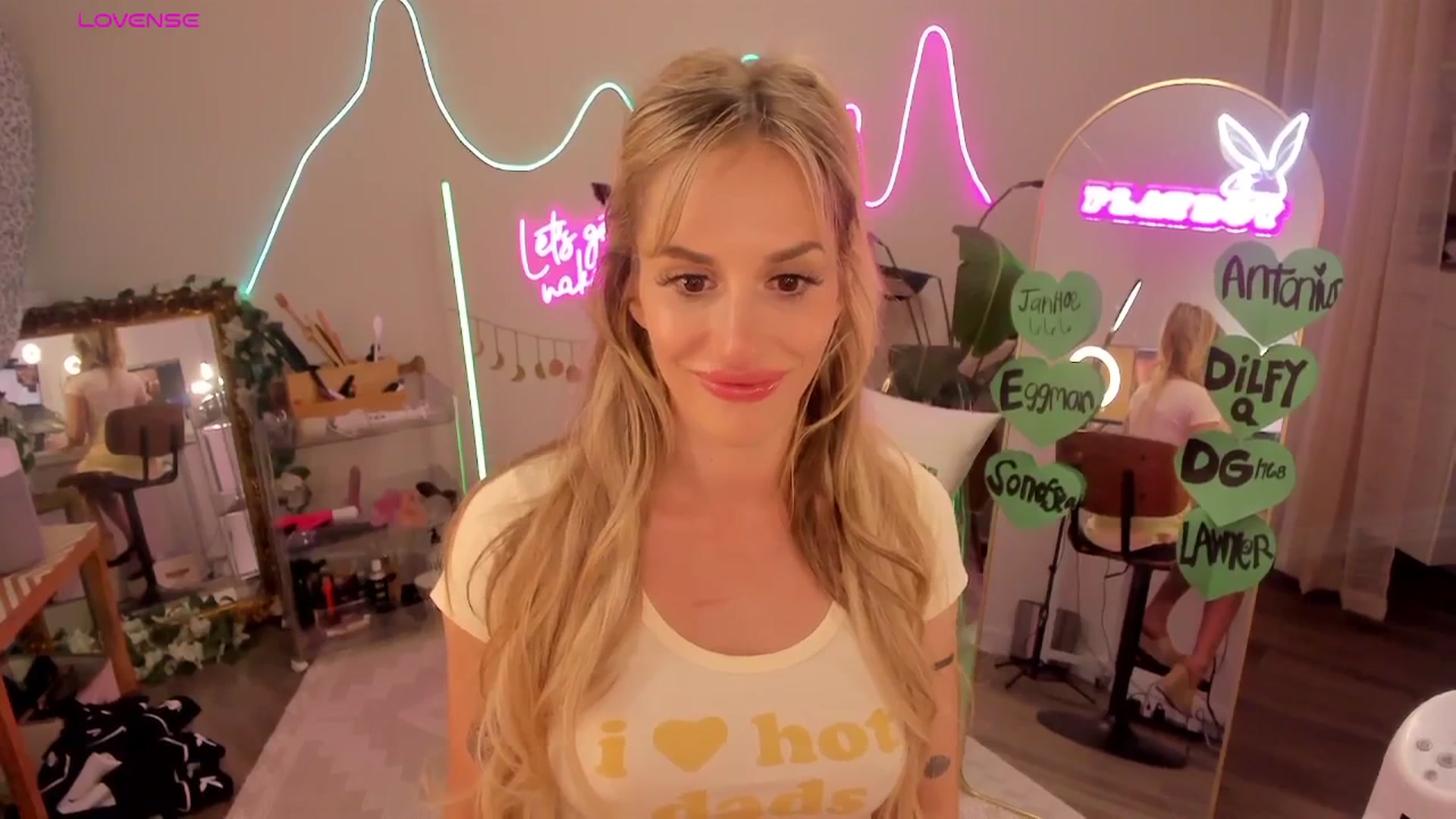 Gallery image thumbnail from LillieQ's myfreecams stream on, 03/20/2026, 01:43 image 15 of 20
